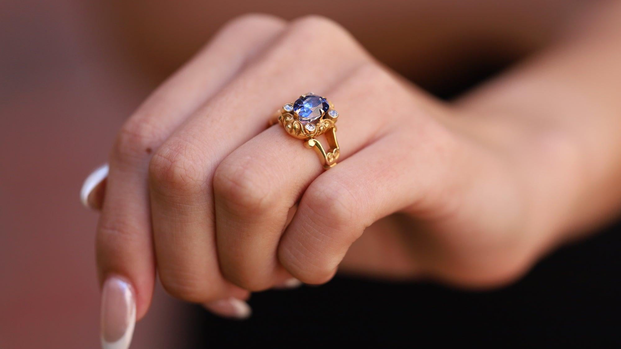 A Stunning Vintage Sapphire ring