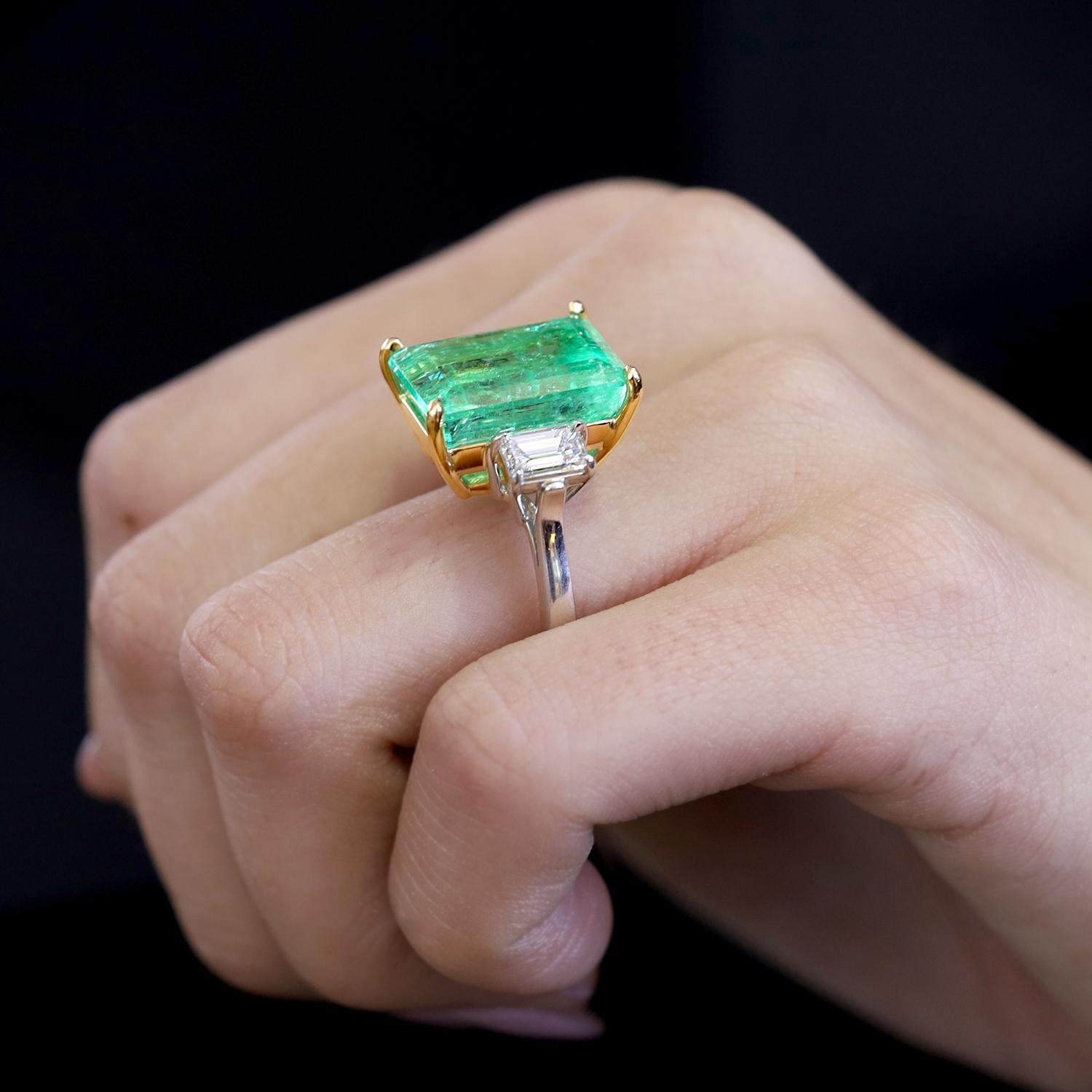 Impressive 12.43ct Emerald and Diamond Platinum Vintage Aletto Bros. Ring