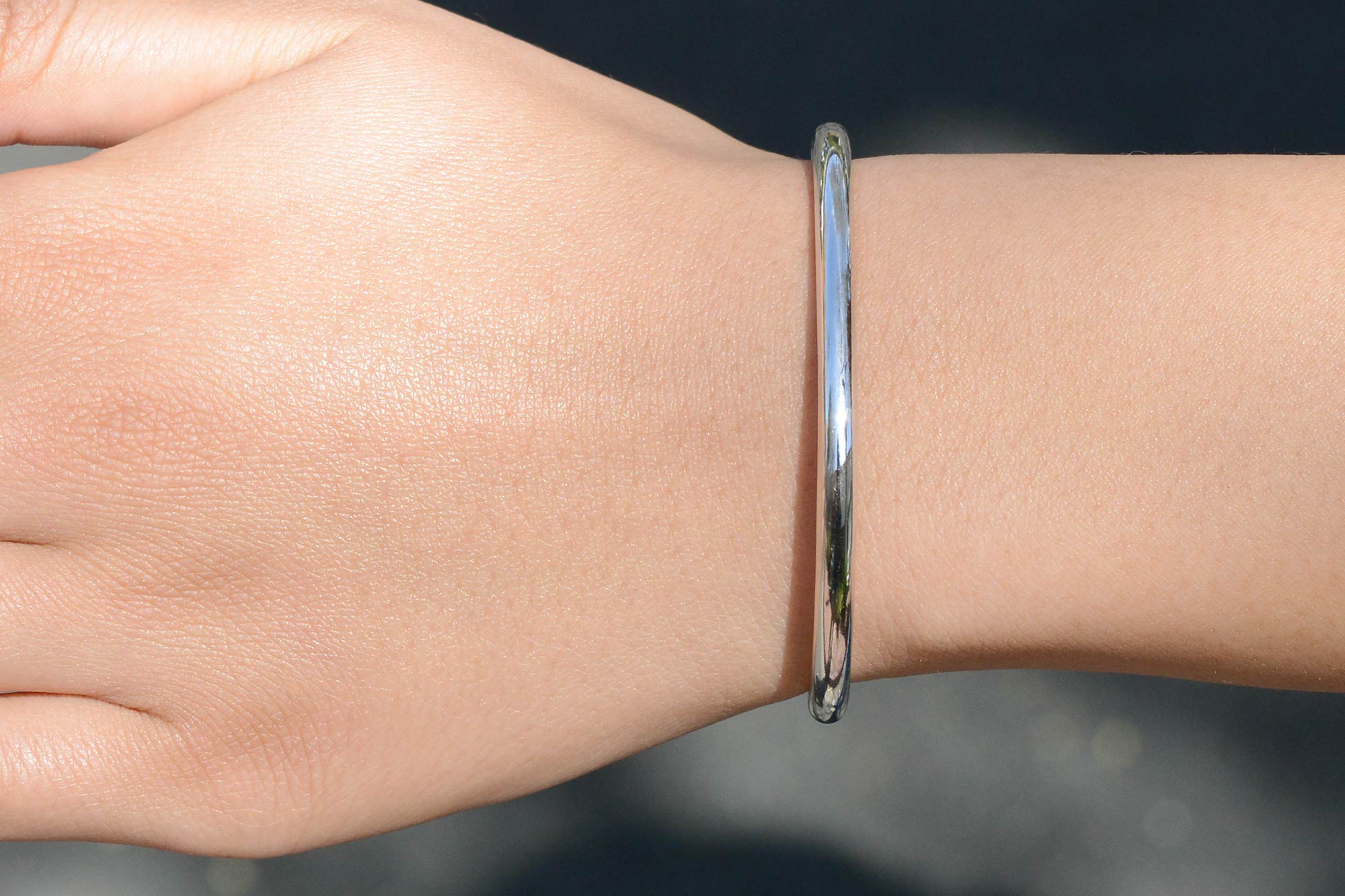 18k White Gold Modern Cuff Bangle Bracelet