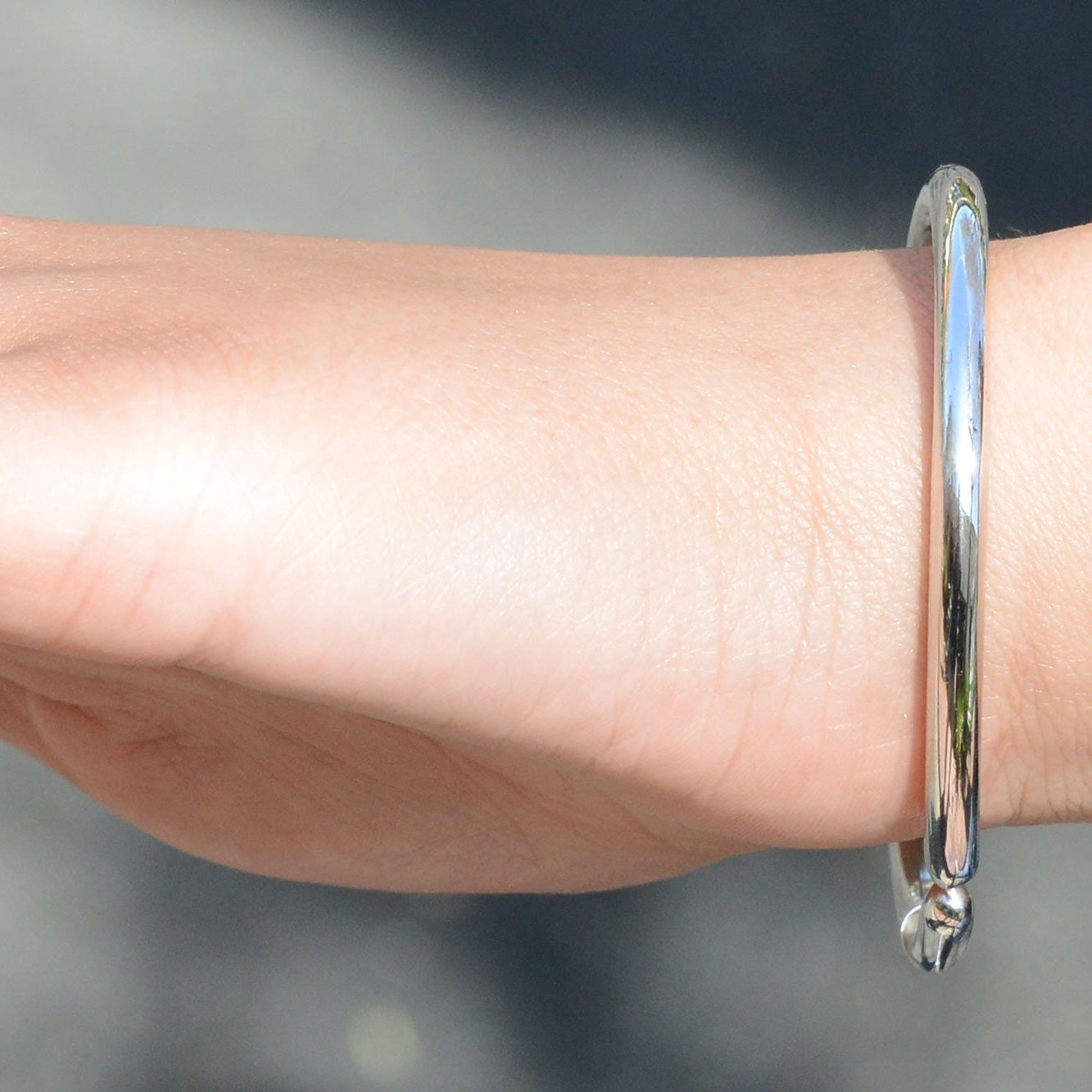 18k White Gold Modern Cuff Bangle Bracelet