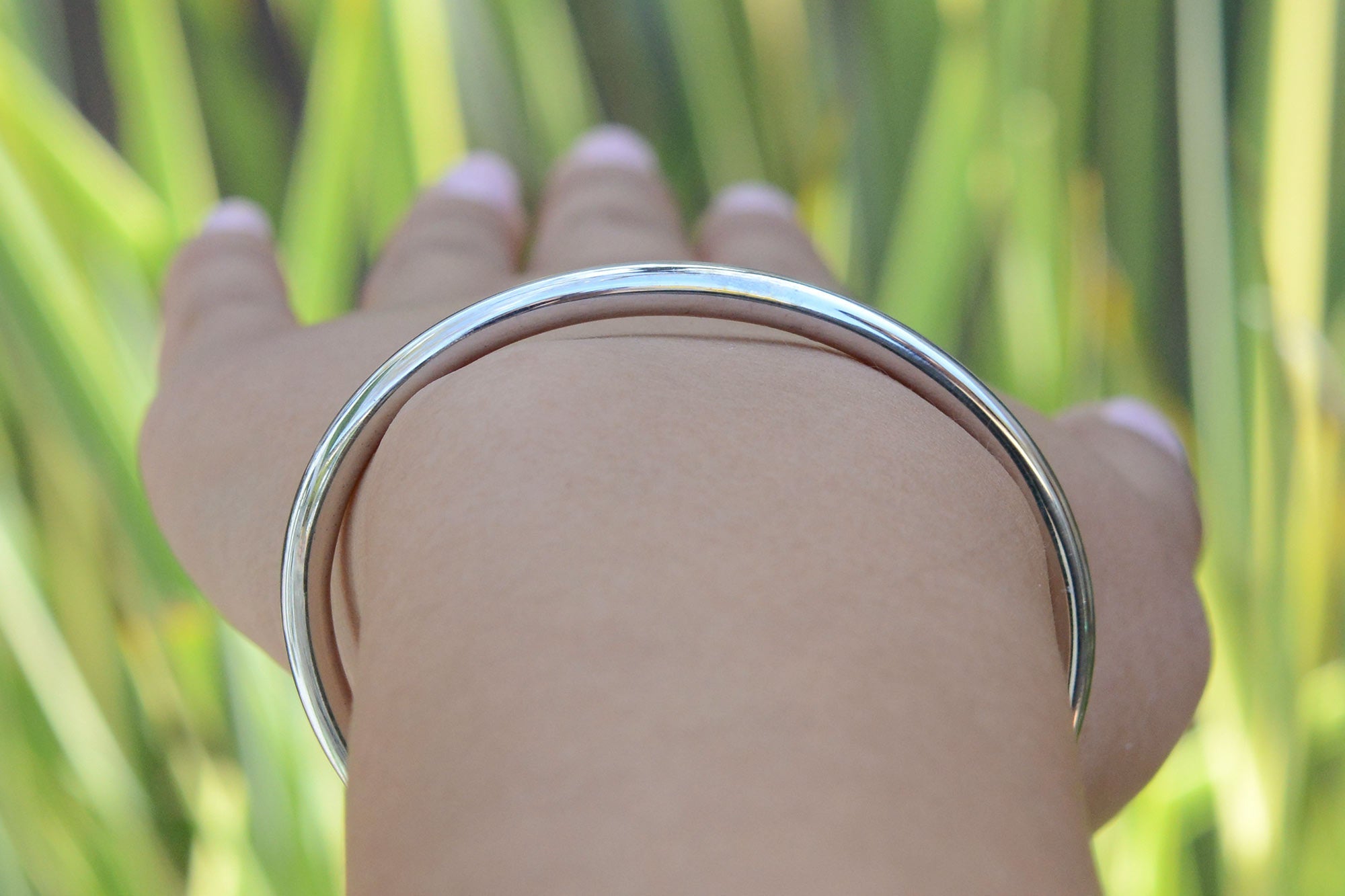 18k White Gold Modern Cuff Bangle Bracelet