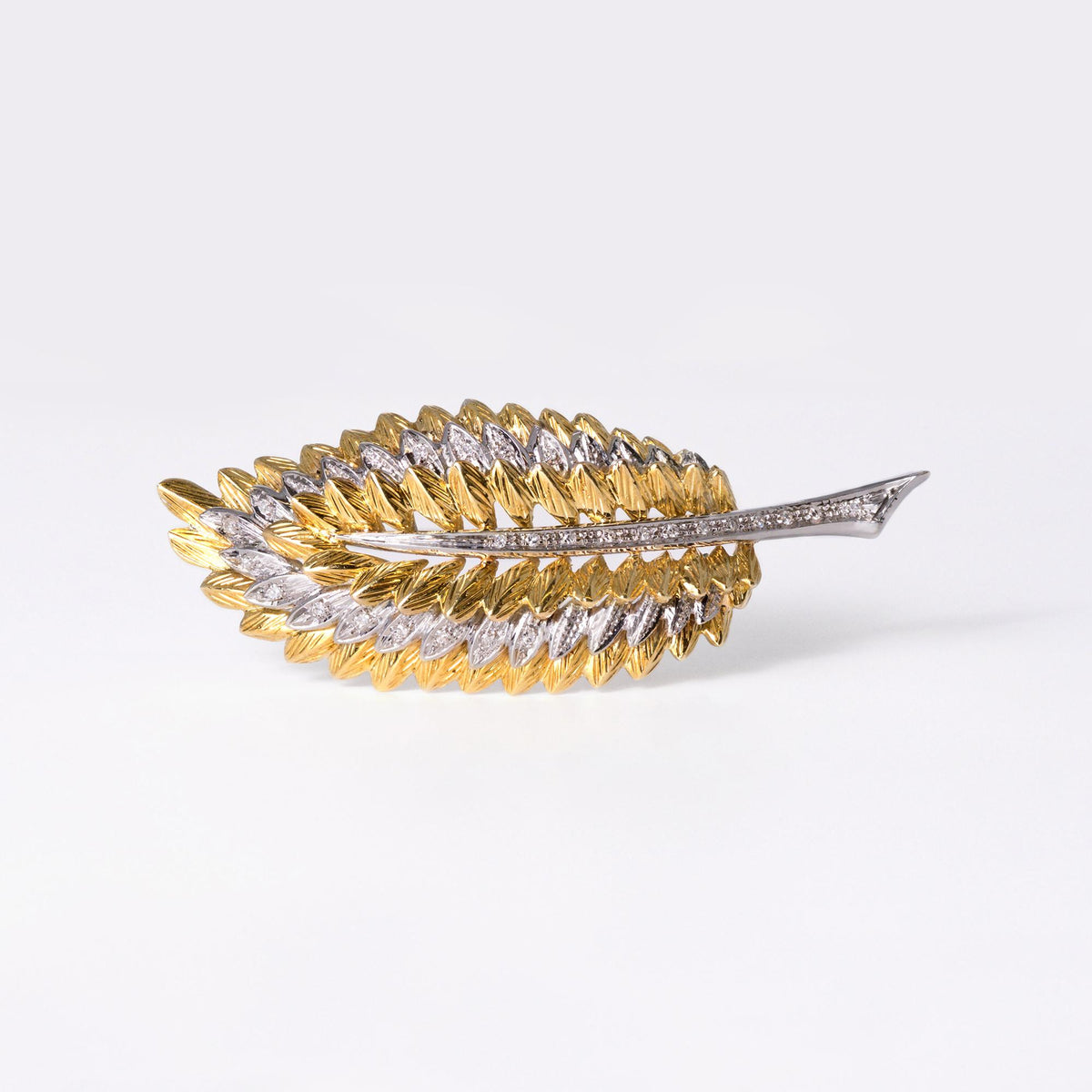 Vintage 1970s 18k Gold And Diamond Leaf Brooch Pin