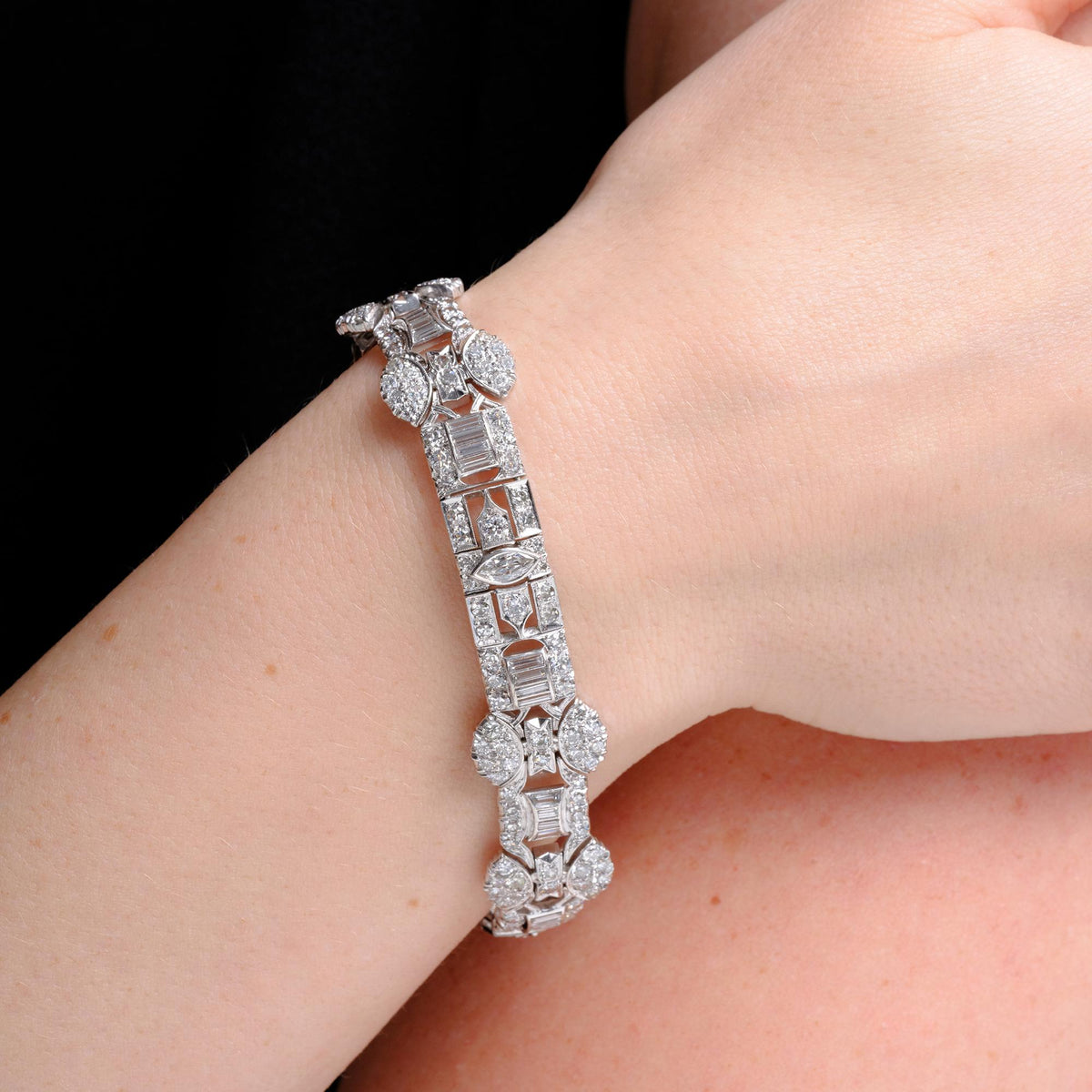 Flawless 1920s Art Deco 8 Carat Diamond Platinum Bracelet