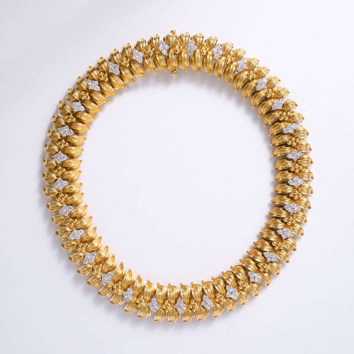 Chunky Mid Century Italian 18k Gold Diamond Sunflower Dog Collar Necklace