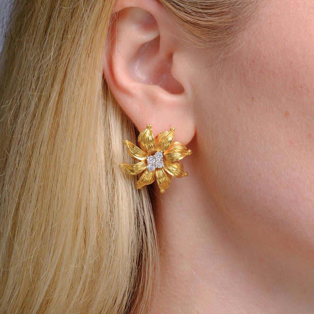 Mid Century Italian 18K Gold & Diamond Buccellati Style Sunflower Earrings