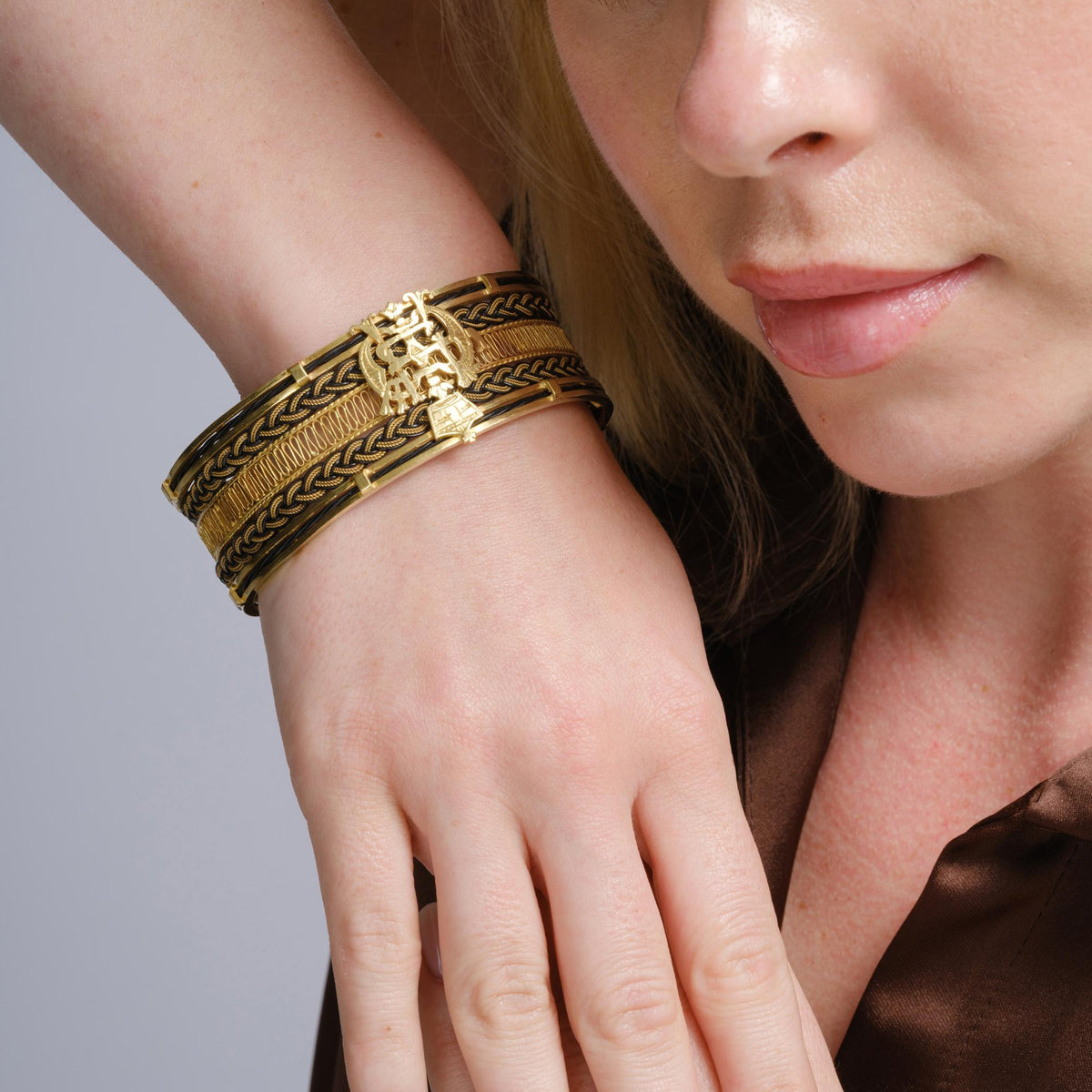 Important Ethiopian Crest 20k Yellow Gold Cuff Bracelet Circa 1960s JFK