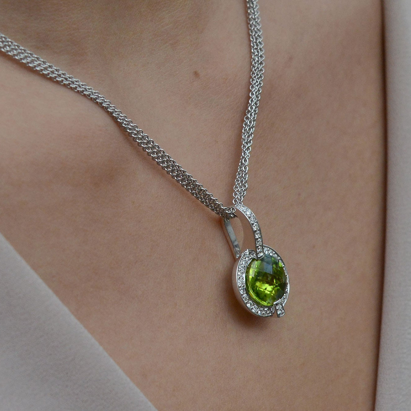 4 Carat Intense Peridot Diamond Necklace
