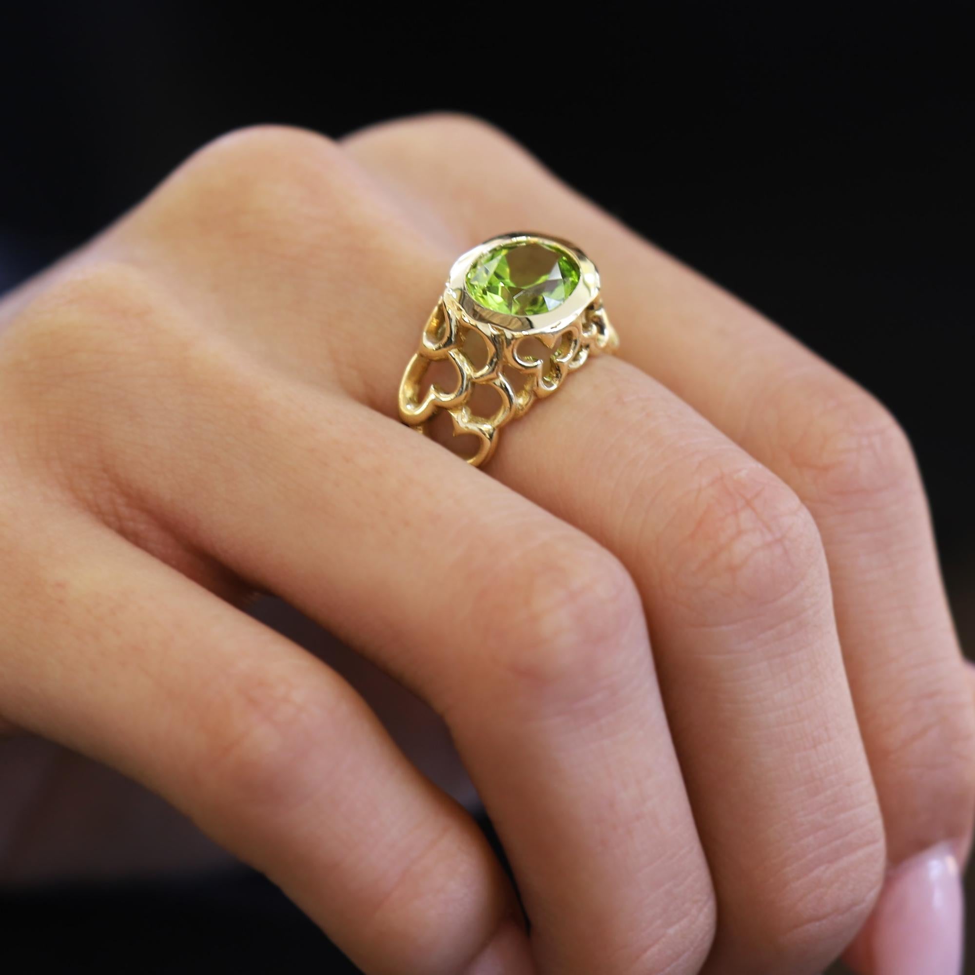 Estate Angela Cummings 2.50 Carat Peridot 18k Gold Cocktail Ring