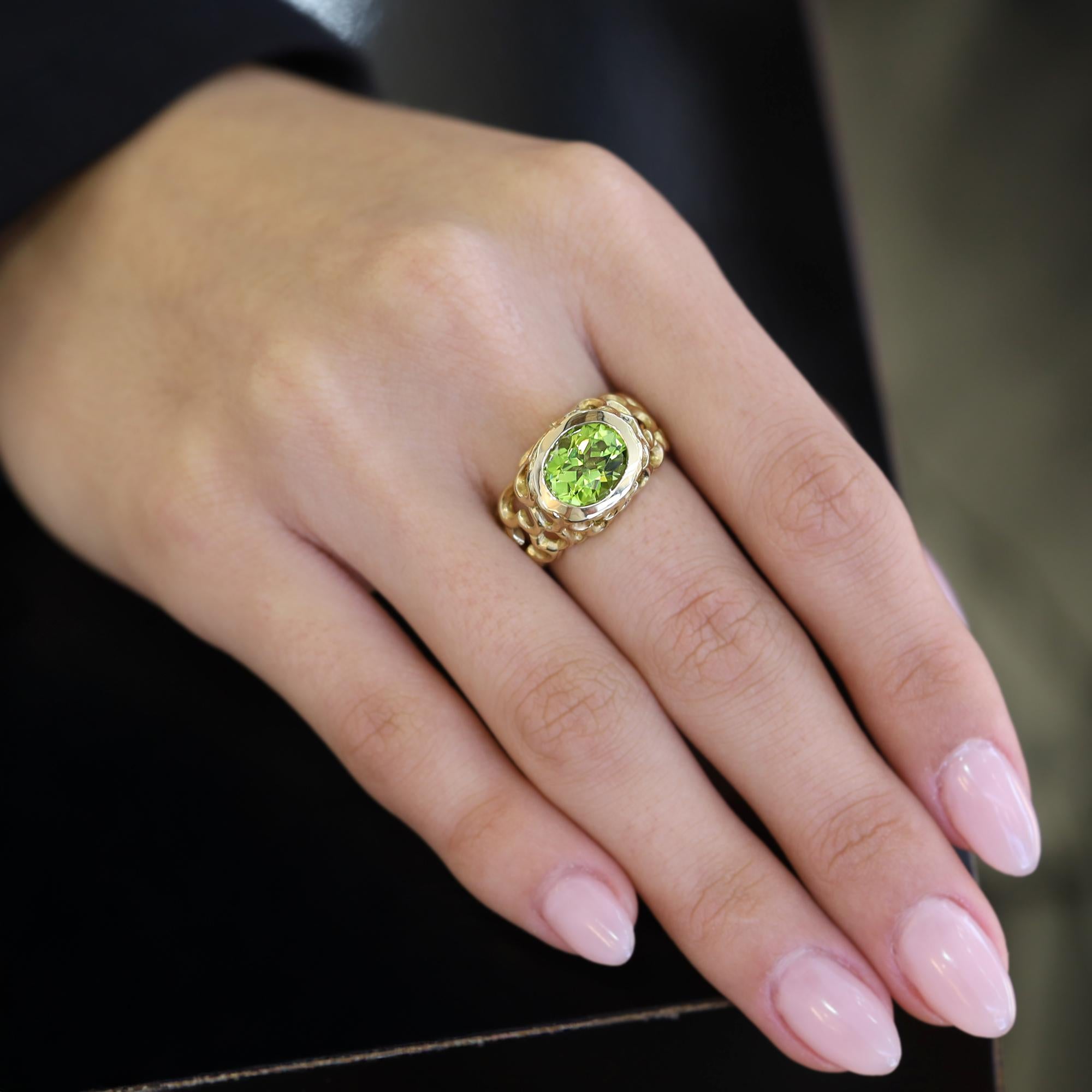 Estate Angela Cummings 2.50 Carat Peridot 18k Gold Cocktail Ring