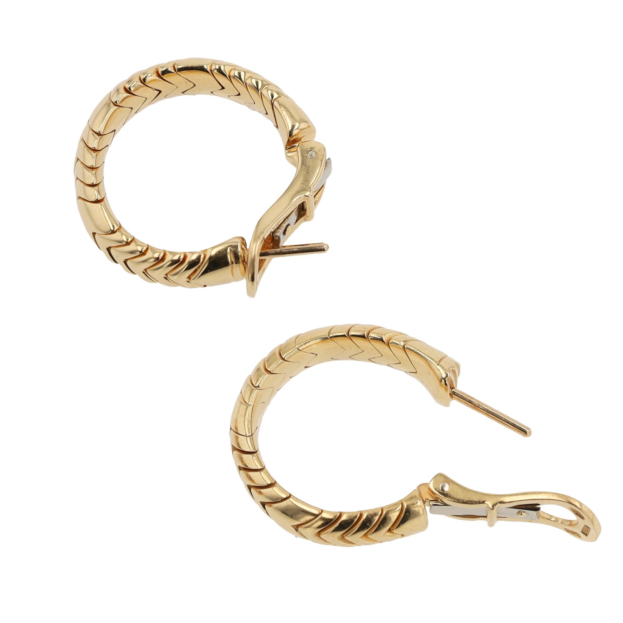 Vintage BVLGARI Spiga 18k Yellow Gold Hoop Earrings