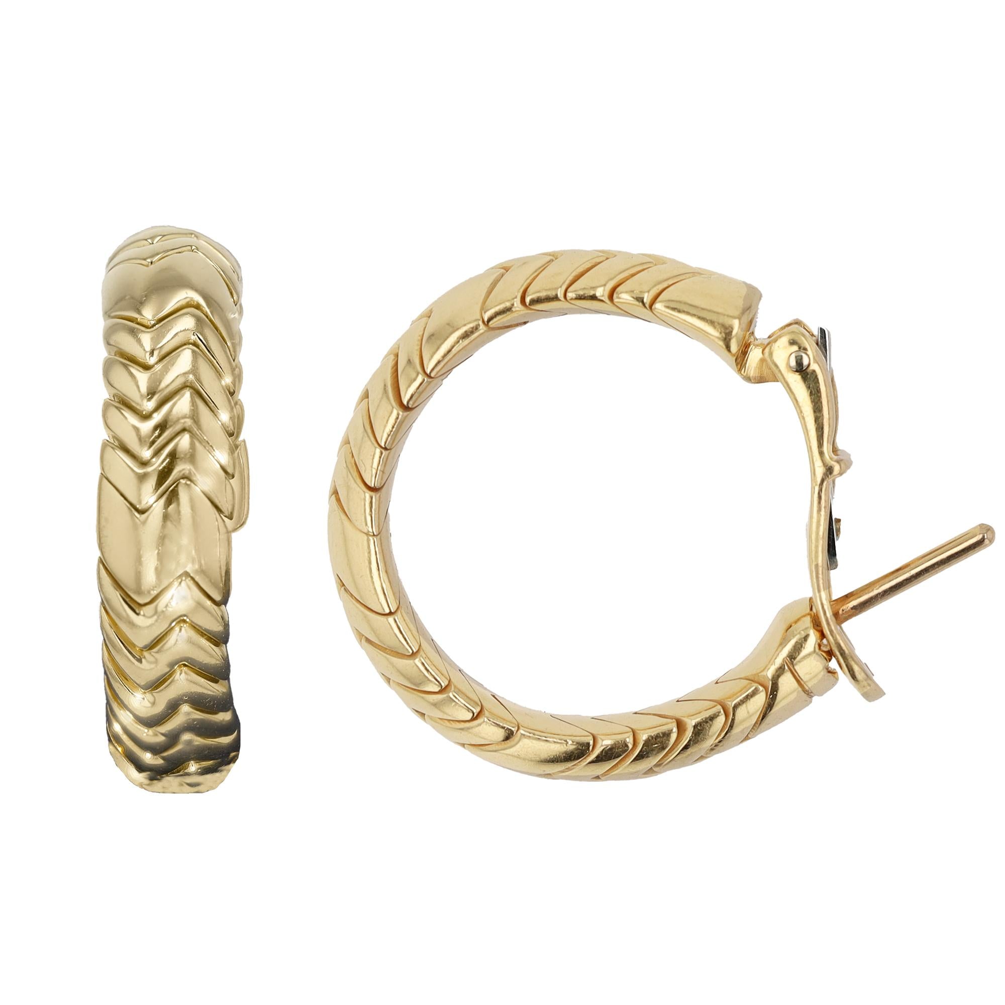 Vintage BVLGARI Spiga 18k Yellow Gold Hoop Earrings