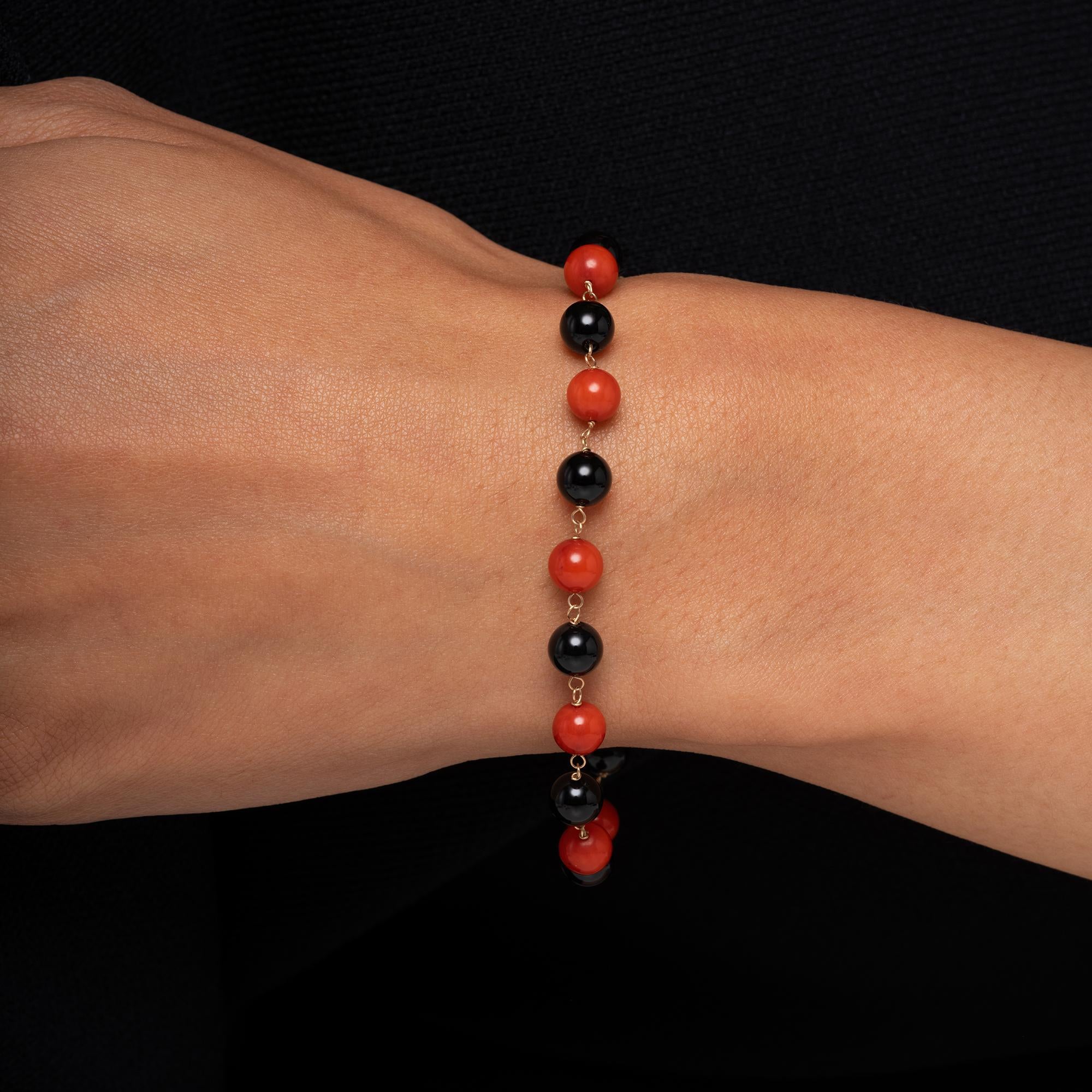 Antique Art Deco Coral and Onyx Beads Necklace And Bracelet Set