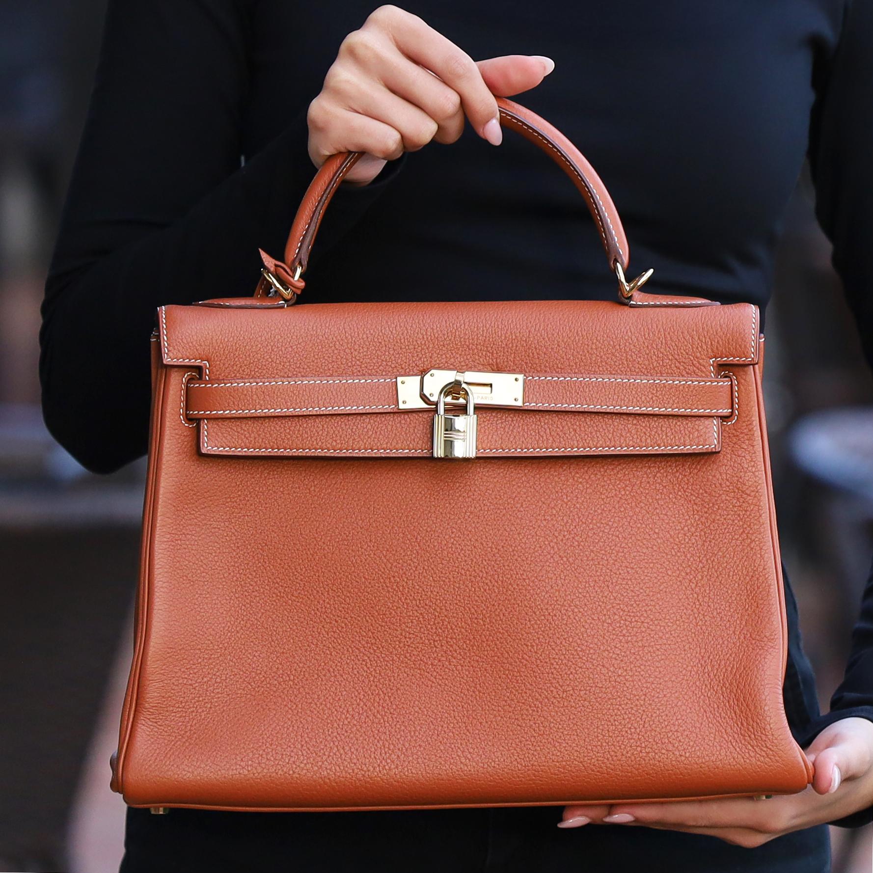 Hermès 2004 Kelly 28 Taurillion Clemence & Gold Satchel