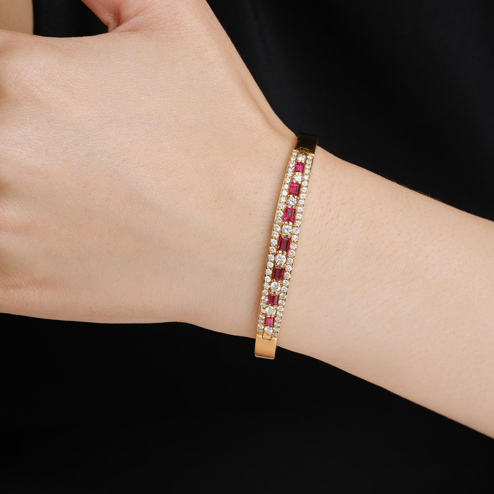 Vintage 1970s Van Cleef & Arpels Ruby, Diamond 18K Gold Bangle Bracelet
