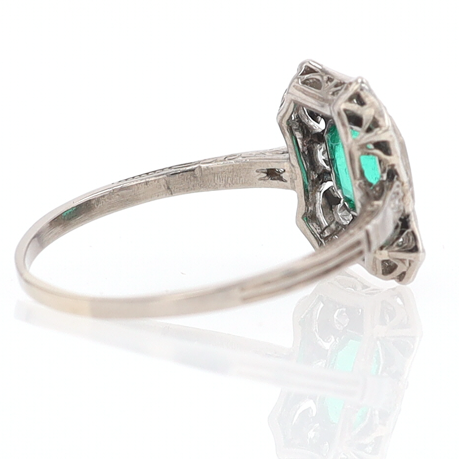 Antique Edwardian Filigree Emerald & Diamond Engagement Ring