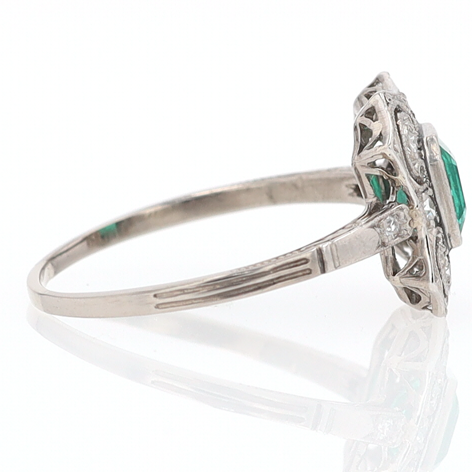 Antique Edwardian Filigree Emerald & Diamond Engagement Ring