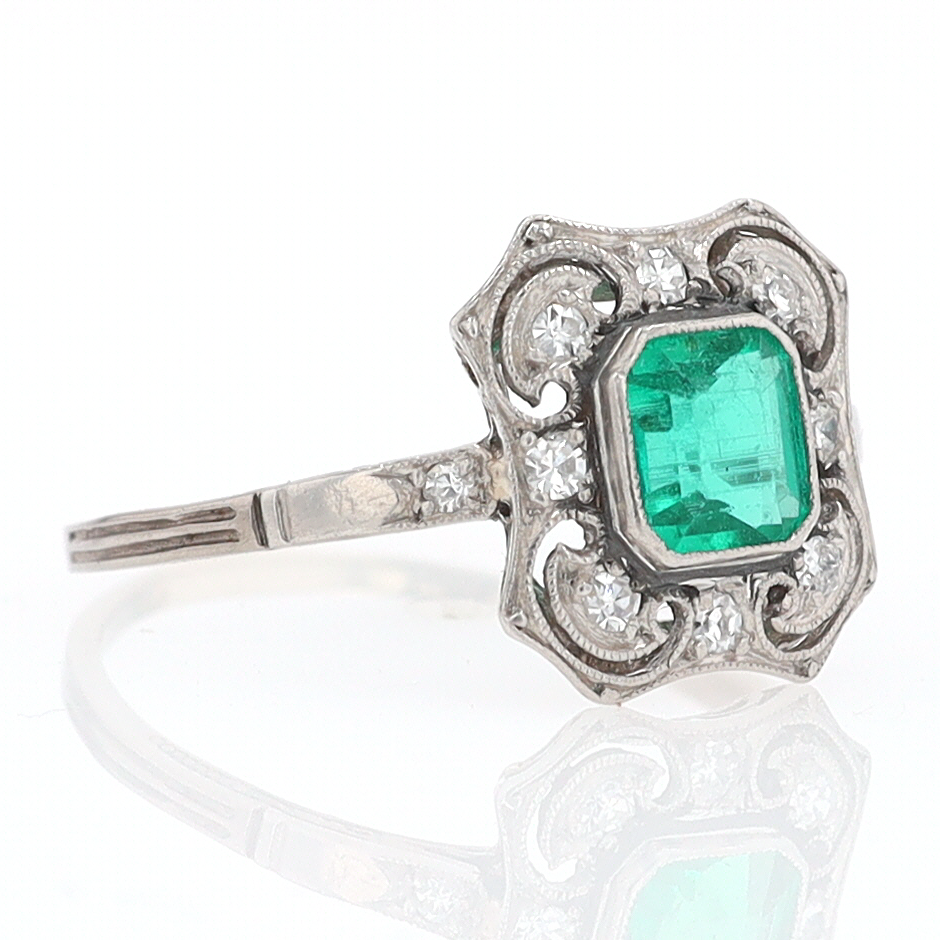 Antique Edwardian Filigree Emerald & Diamond Engagement Ring