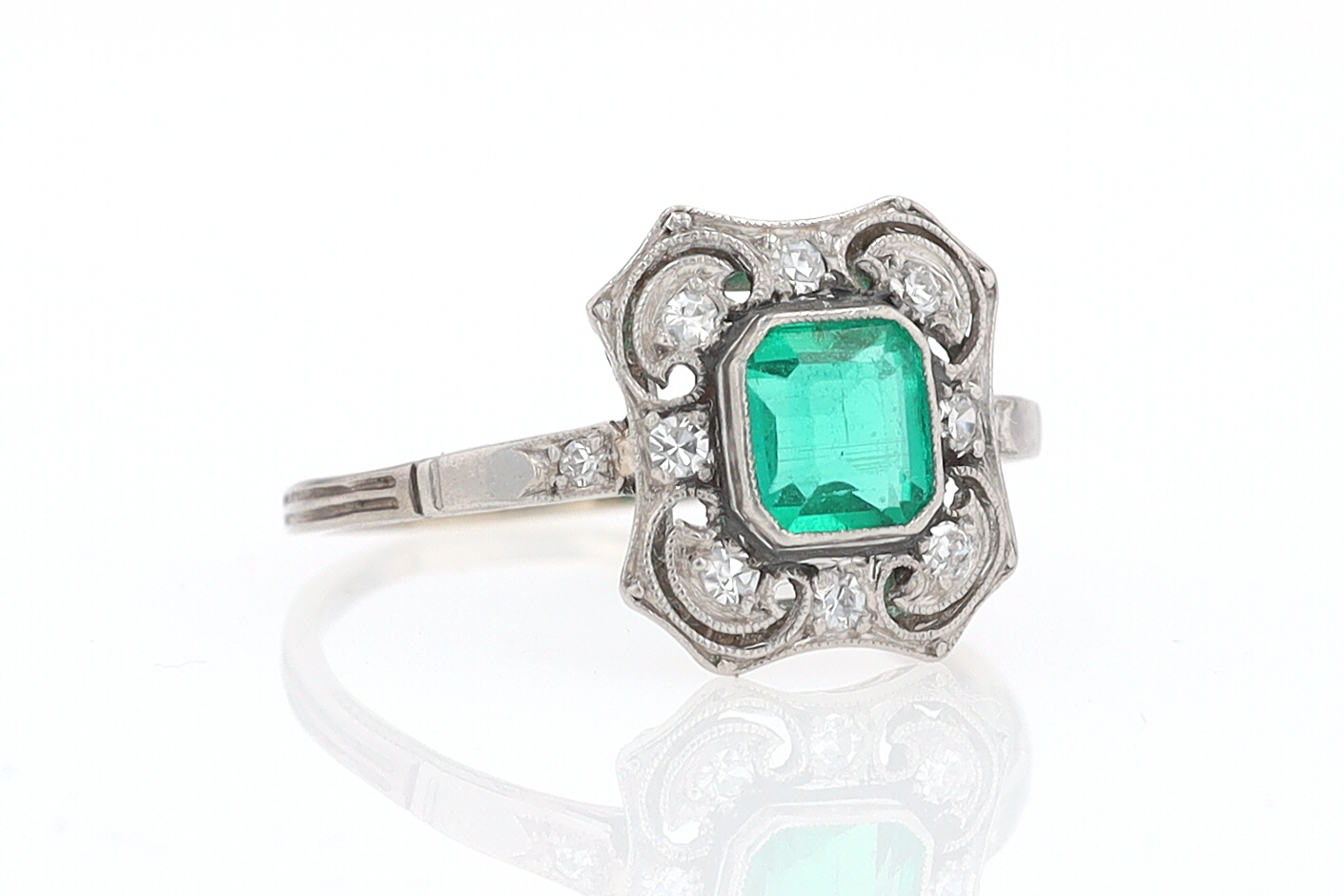 Antique Edwardian Filigree Emerald & Diamond Engagement Ring