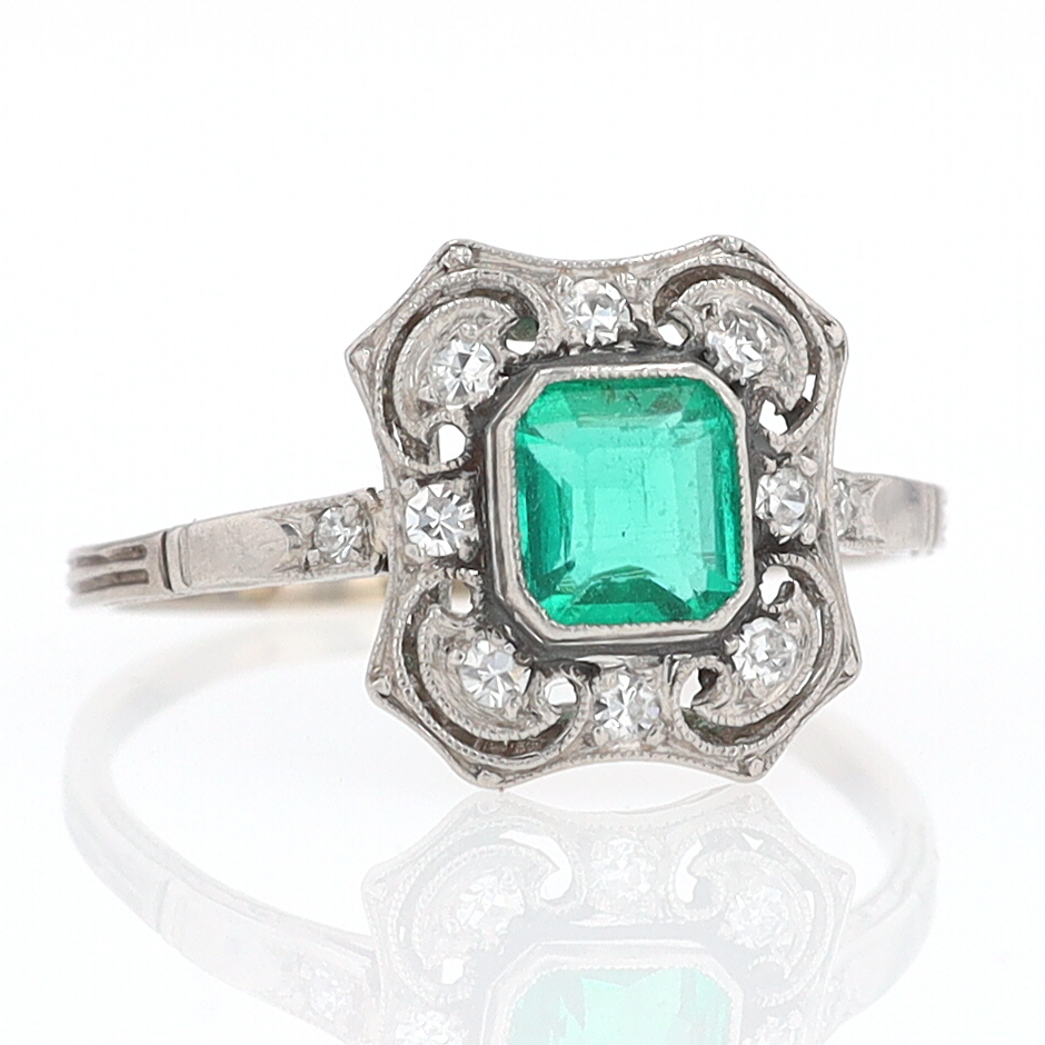 Antique Edwardian Filigree Emerald & Diamond Engagement Ring