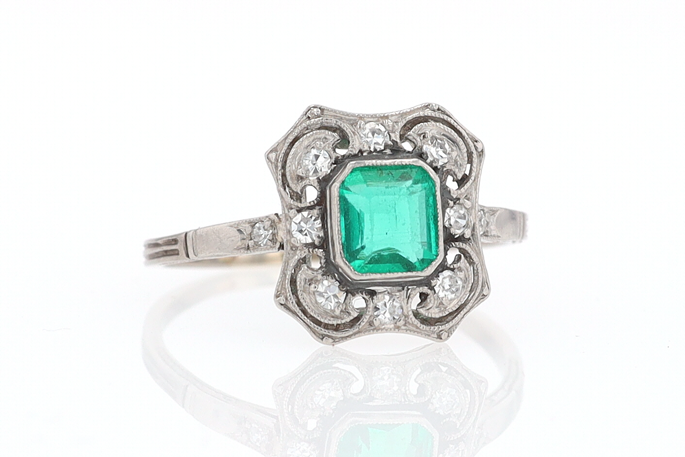 Antique Edwardian Filigree Emerald & Diamond Engagement Ring