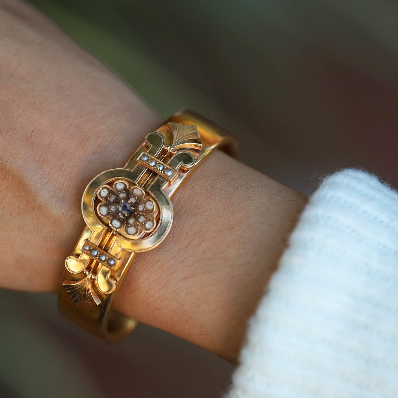 Antique French Napoleon III 1891 Engraved 18k Gold Bangle Bracelet