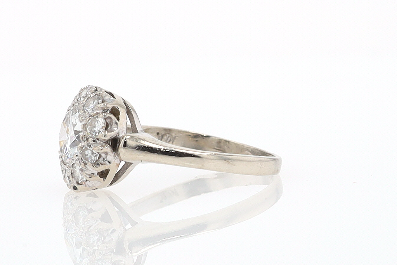 Art Deco 1.25 Carats Round Diamond Engagement Ring