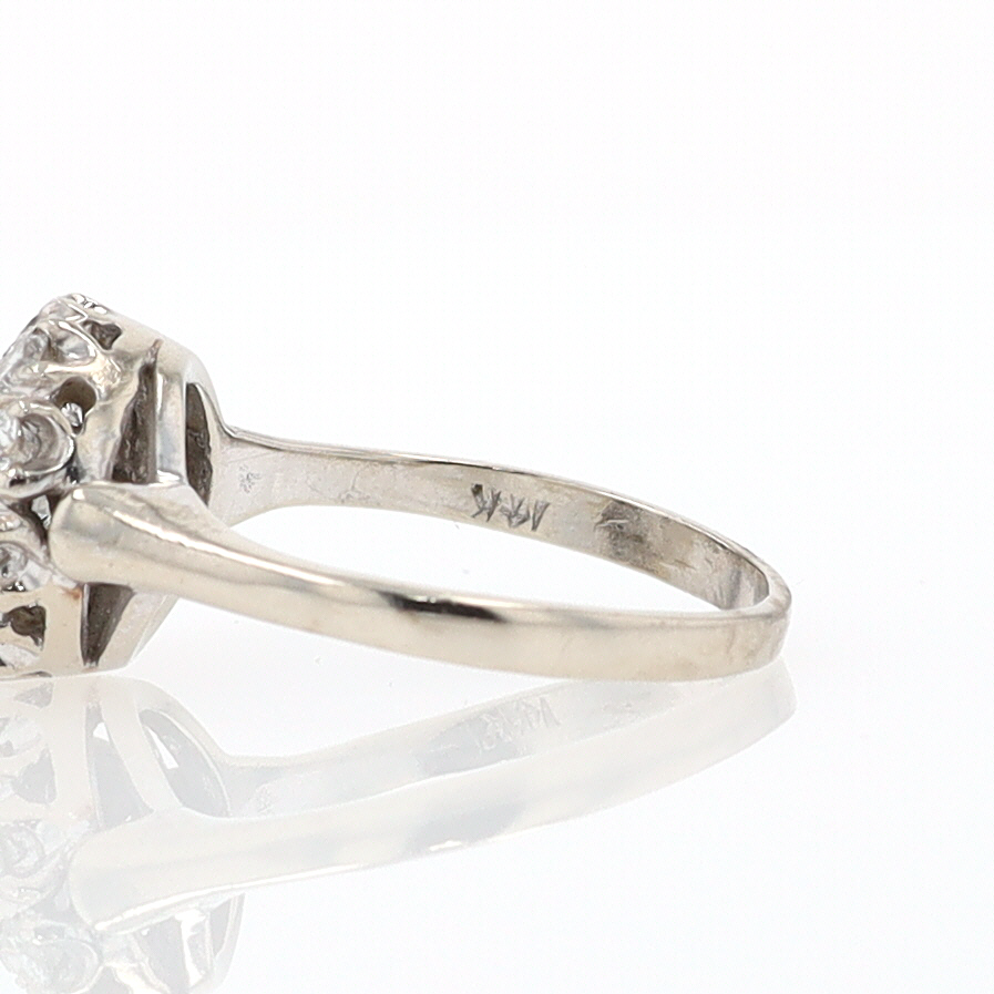 Art Deco 1.25 Carats Round Diamond Engagement Ring