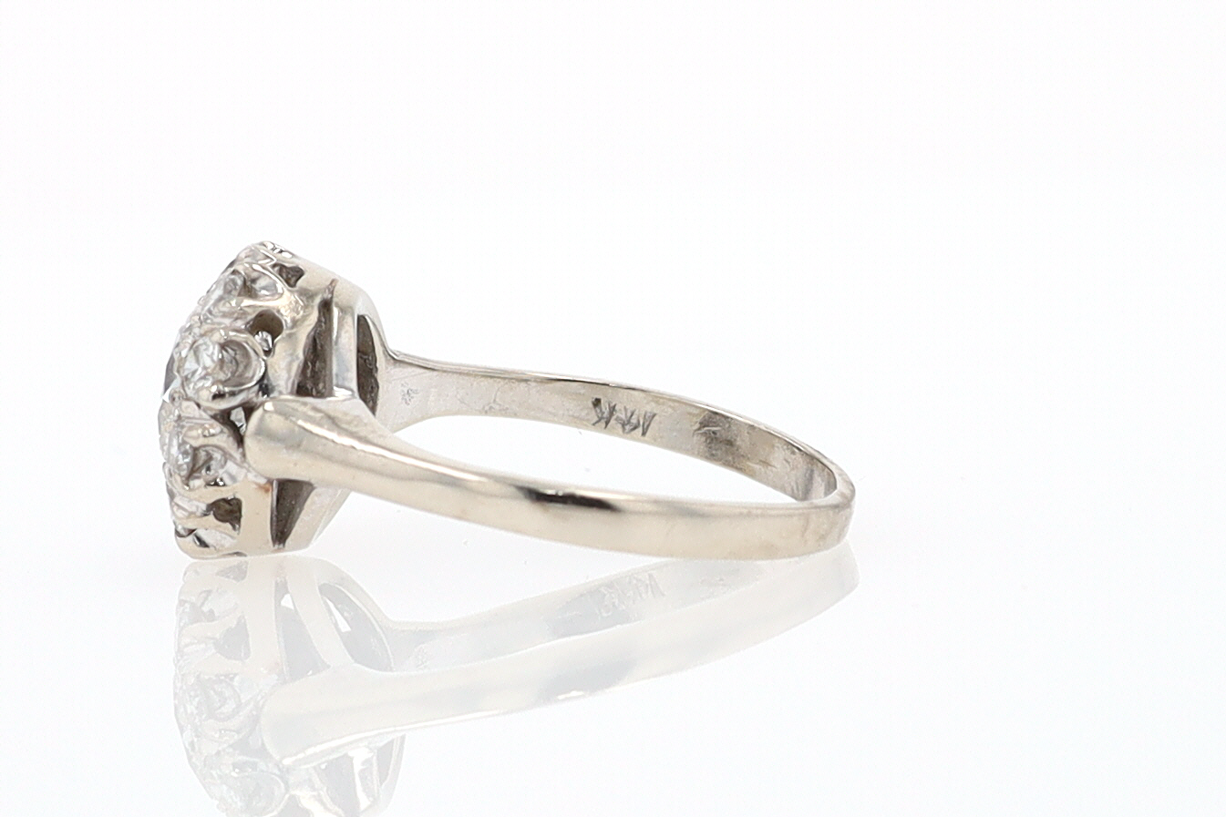 Art Deco 1.25 Carats Round Diamond Engagement Ring