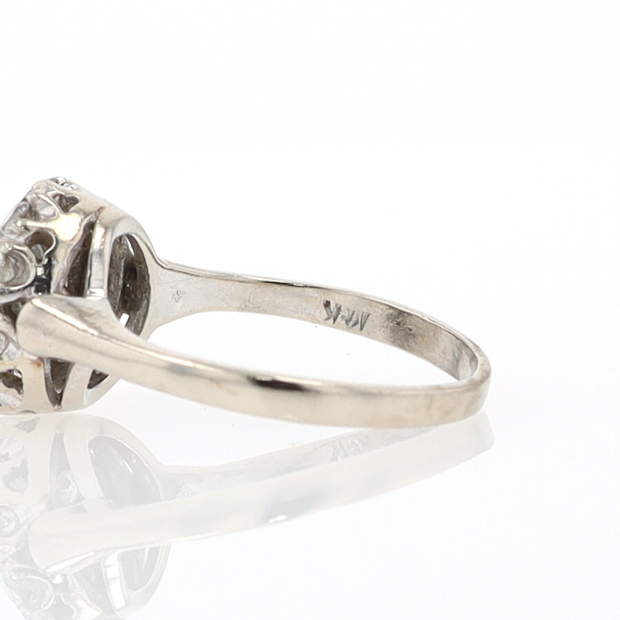 Art Deco 1.25 Carats Round Diamond Engagement Ring