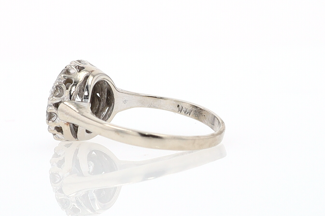 Art Deco 1.25 Carats Round Diamond Engagement Ring