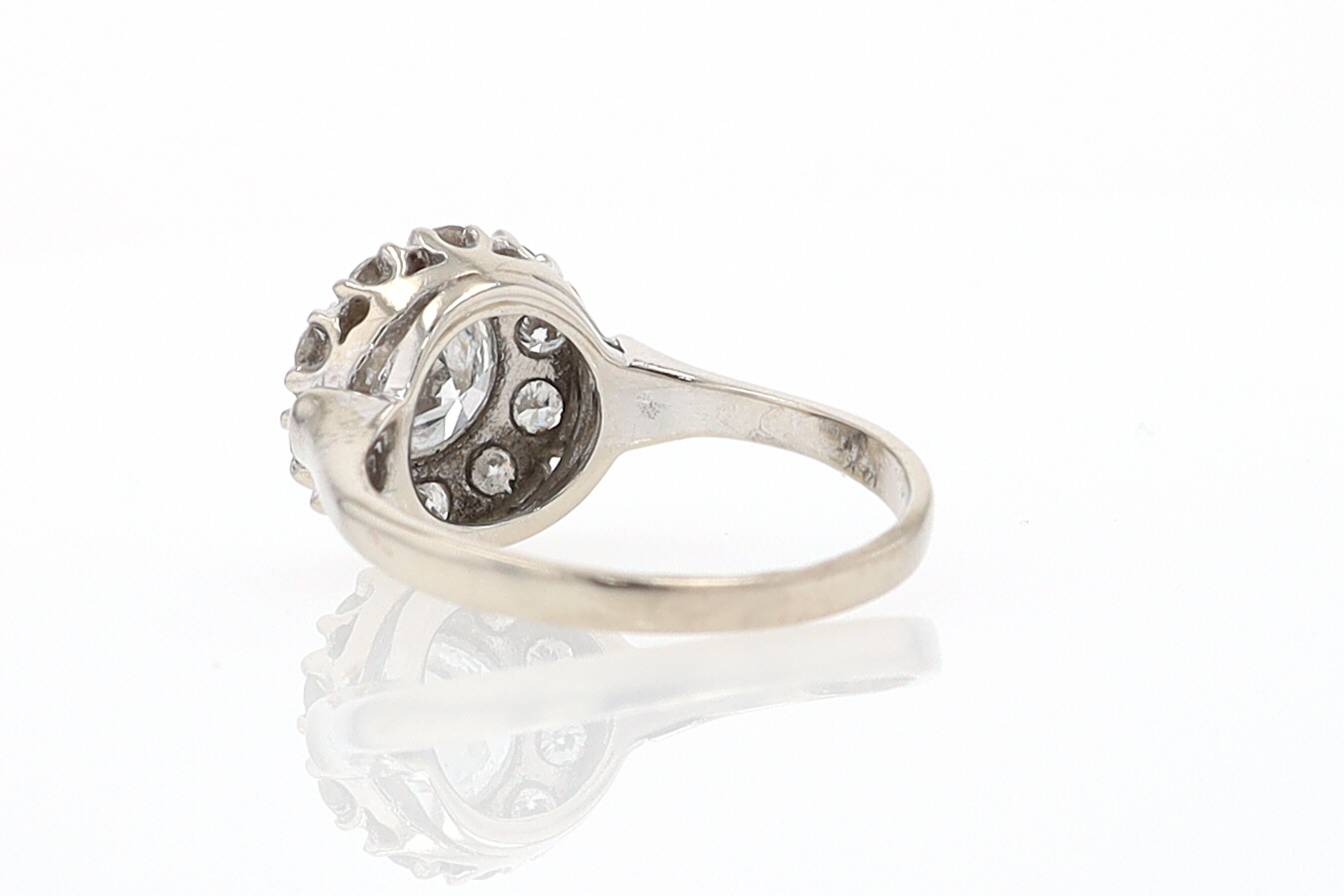 Art Deco 1.25 Carats Round Diamond Engagement Ring