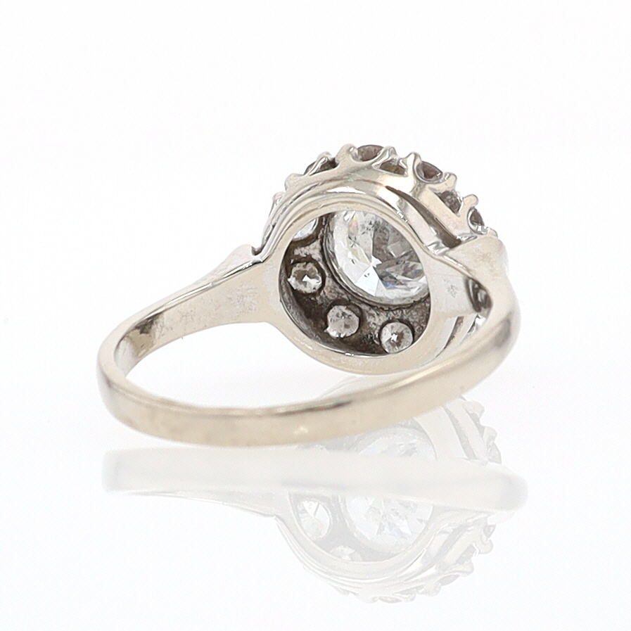 Art Deco 1.25 Carats Round Diamond Engagement Ring