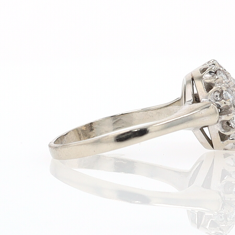 Art Deco 1.25 Carats Round Diamond Engagement Ring