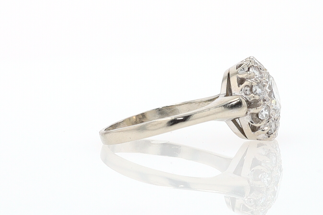 Art Deco 1.25 Carats Round Diamond Engagement Ring