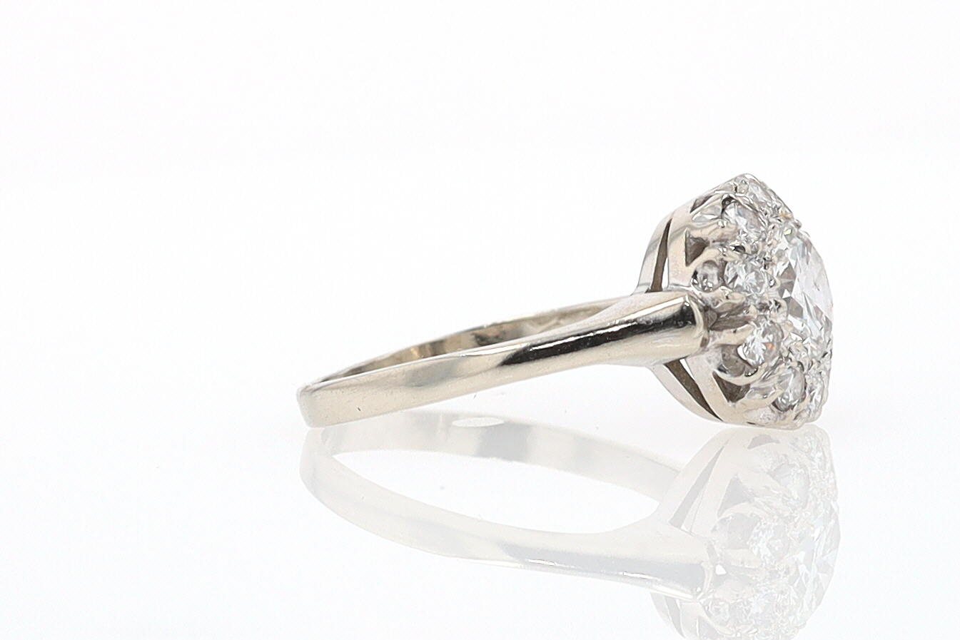 Art Deco 1.25 Carats Round Diamond Engagement Ring