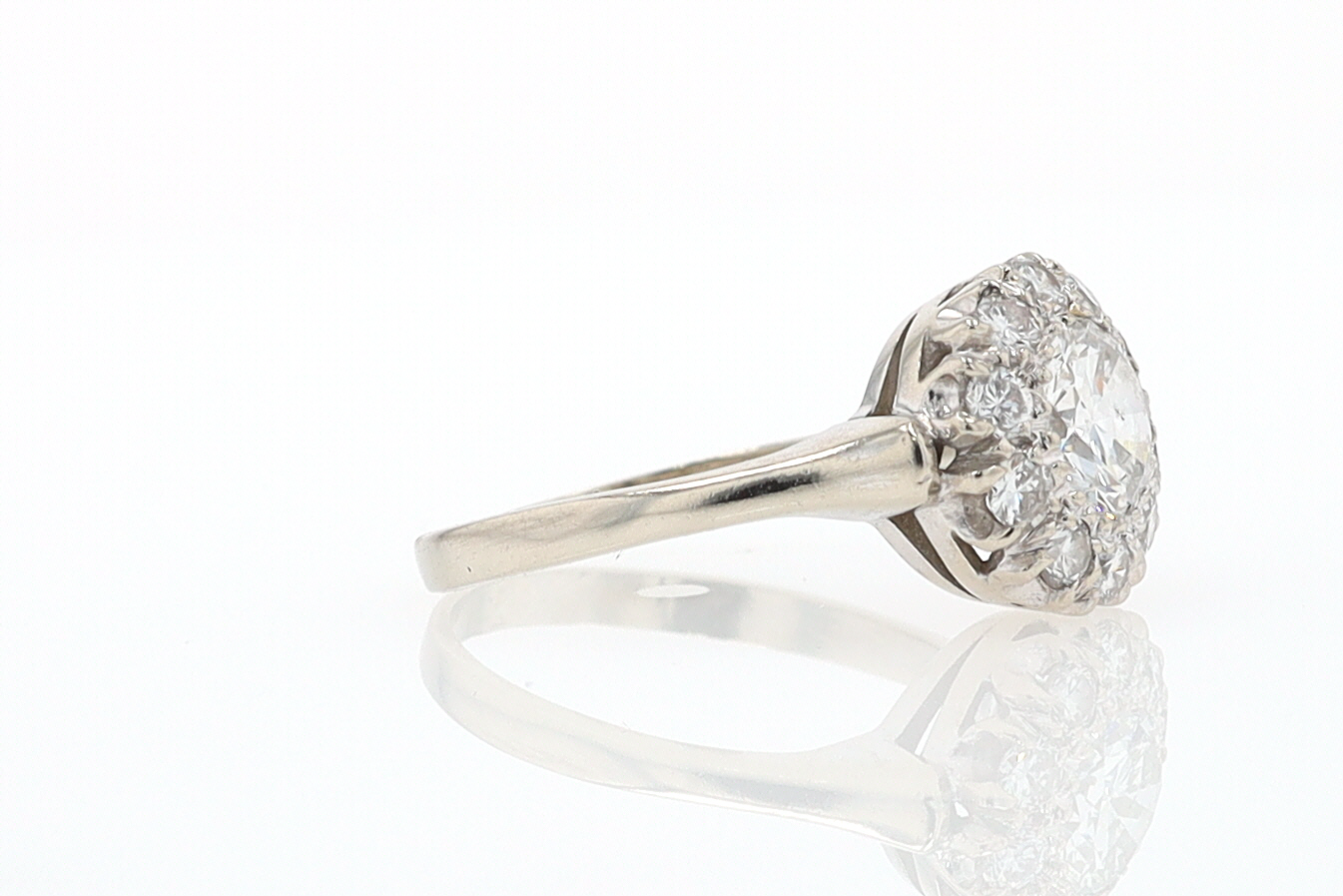 Art Deco 1.25 Carats Round Diamond Engagement Ring