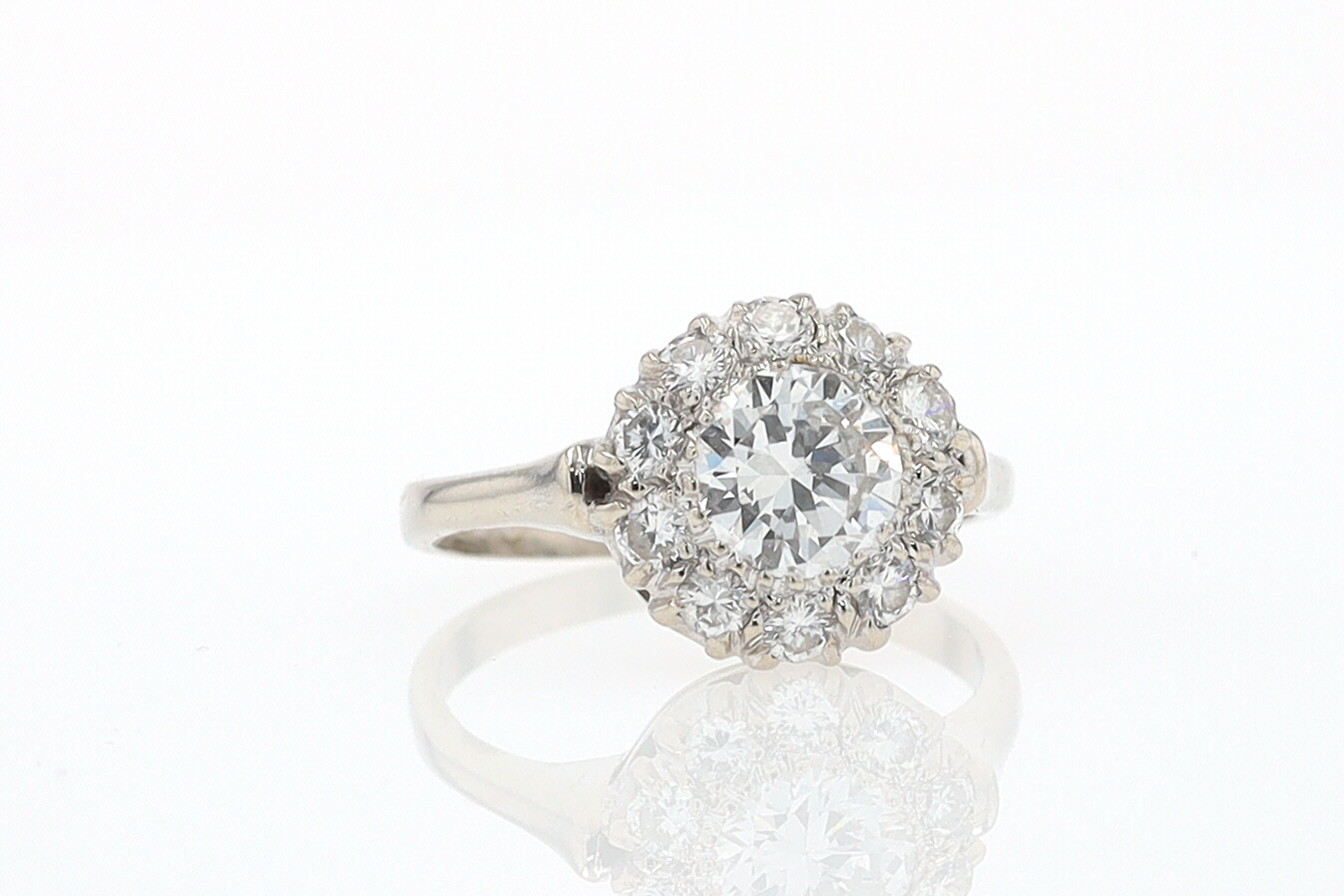 Art Deco 1.25 Carats Round Diamond Engagement Ring