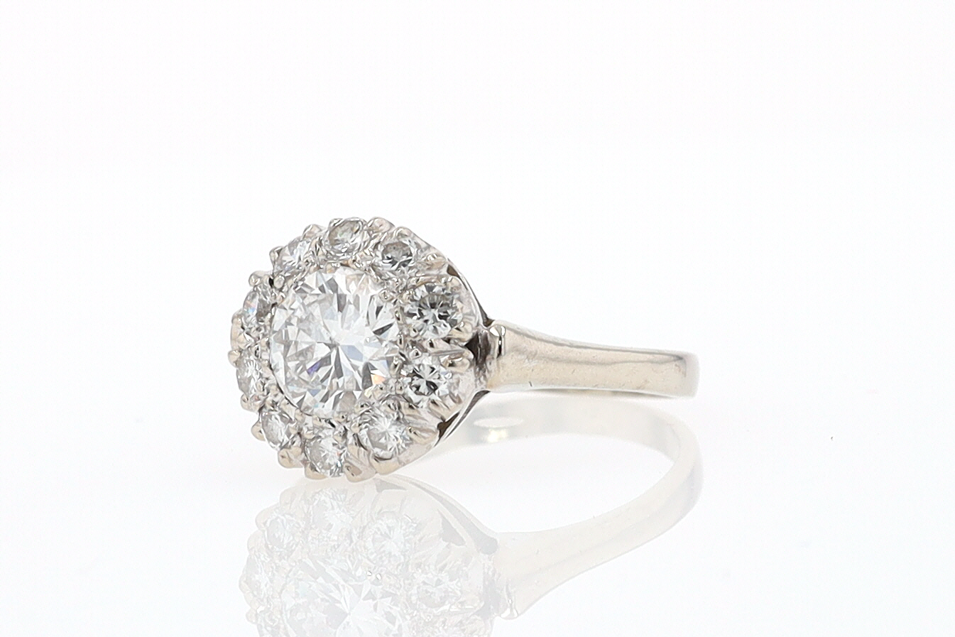 Art Deco 1.25 Carats Round Diamond Engagement Ring