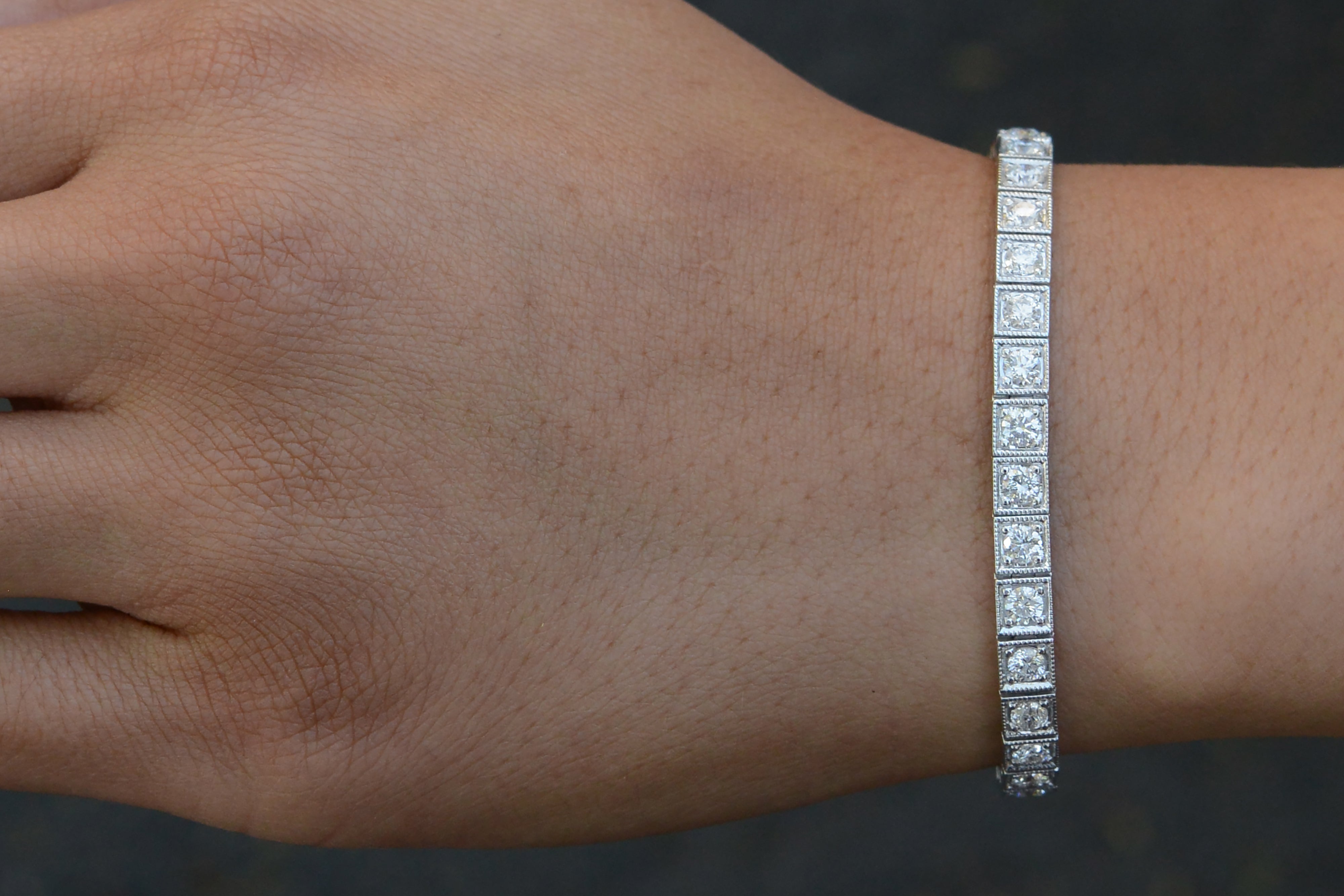 Art Deco 2 Carat VS Diamond Straight Line Tennis Bracelet