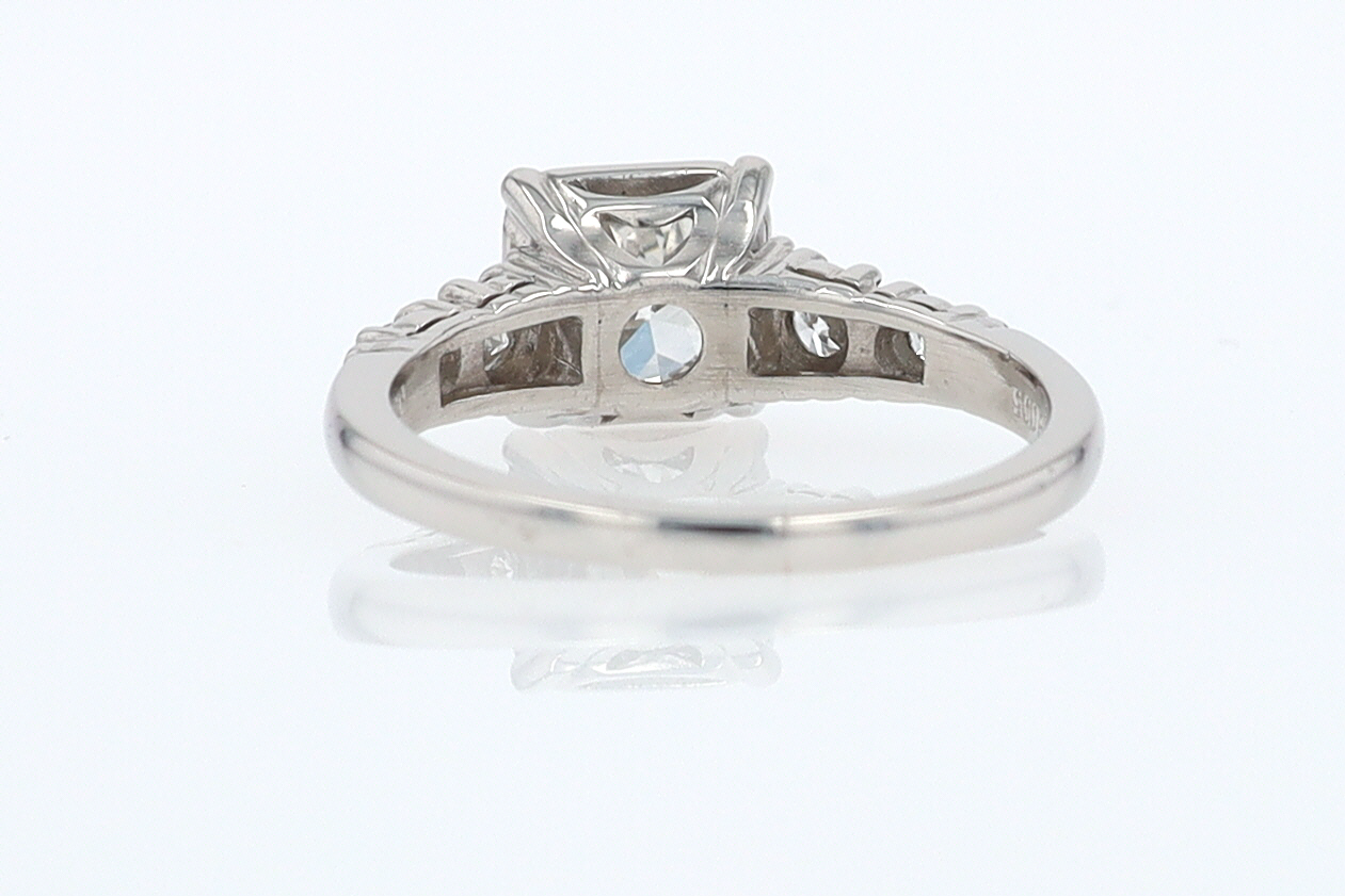 Art Deco 3/4 Carat Diamond Antique Engagement Ring