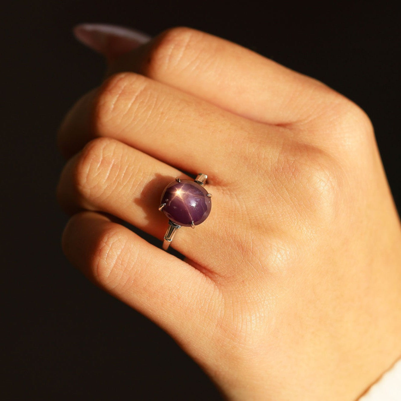 Art Deco Vintage 7.59 Carat Purple Star Sapphire Cocktail Ring
