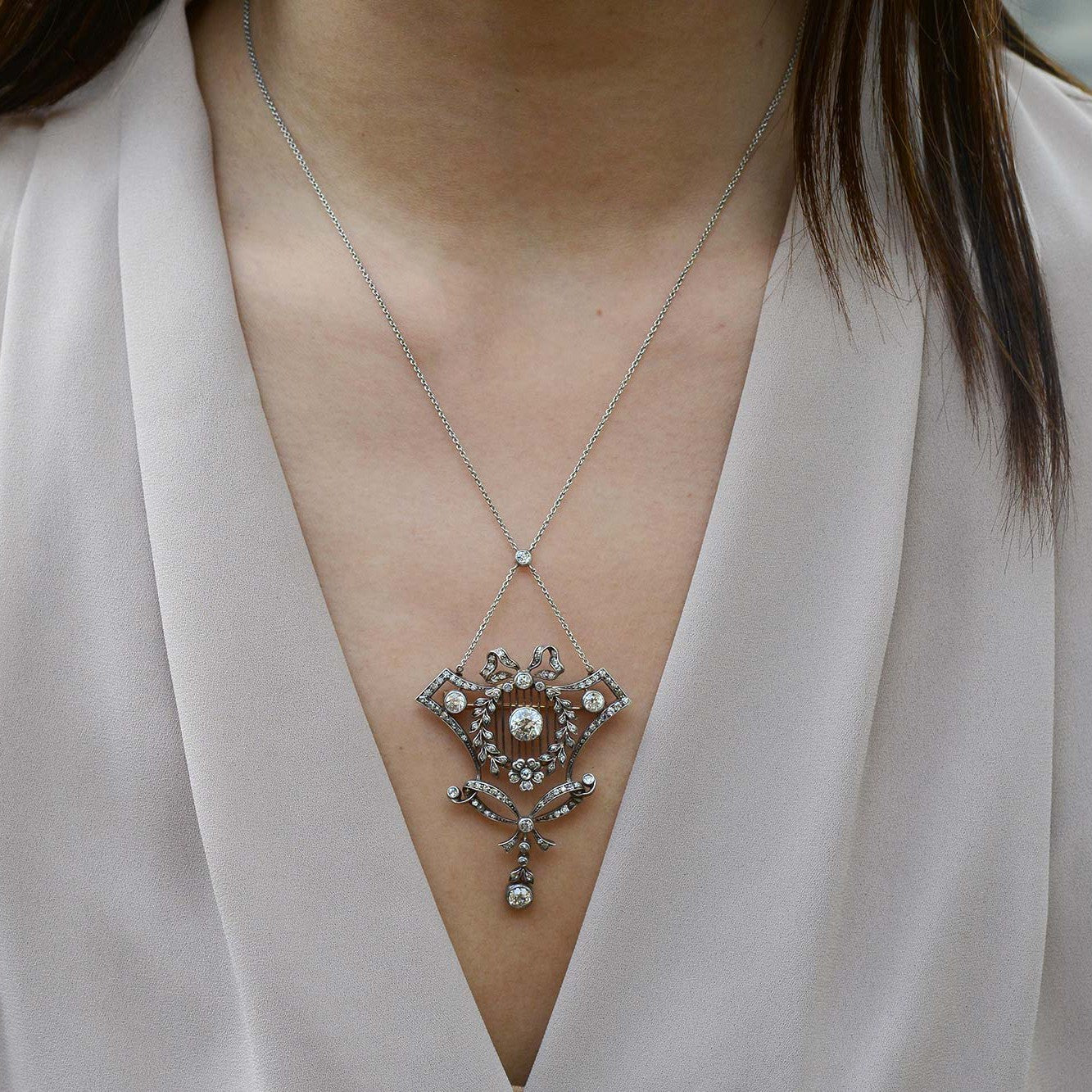 Belle Époque Filigree Diamond Wreath Lavaliere Necklace