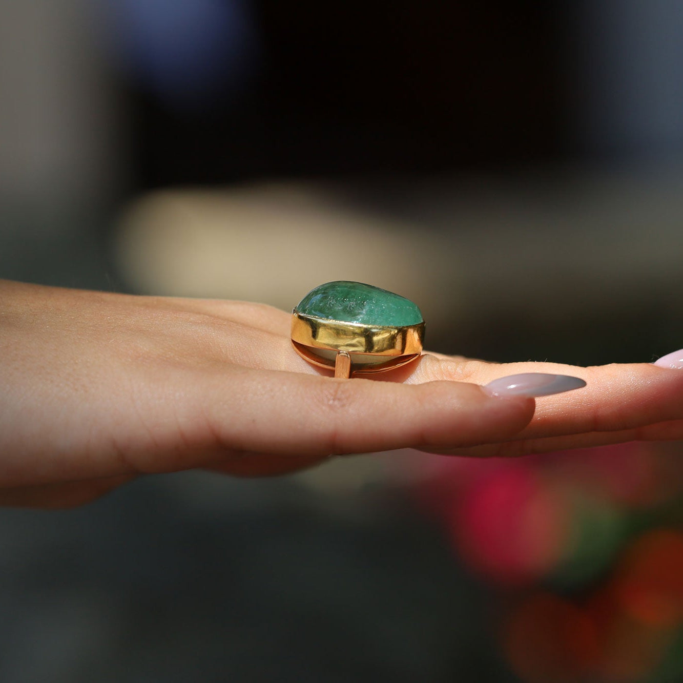 Hollywood Actor Robert Mitchum Estate 33 Carat Green Beryl Vintage Cocktail Ring