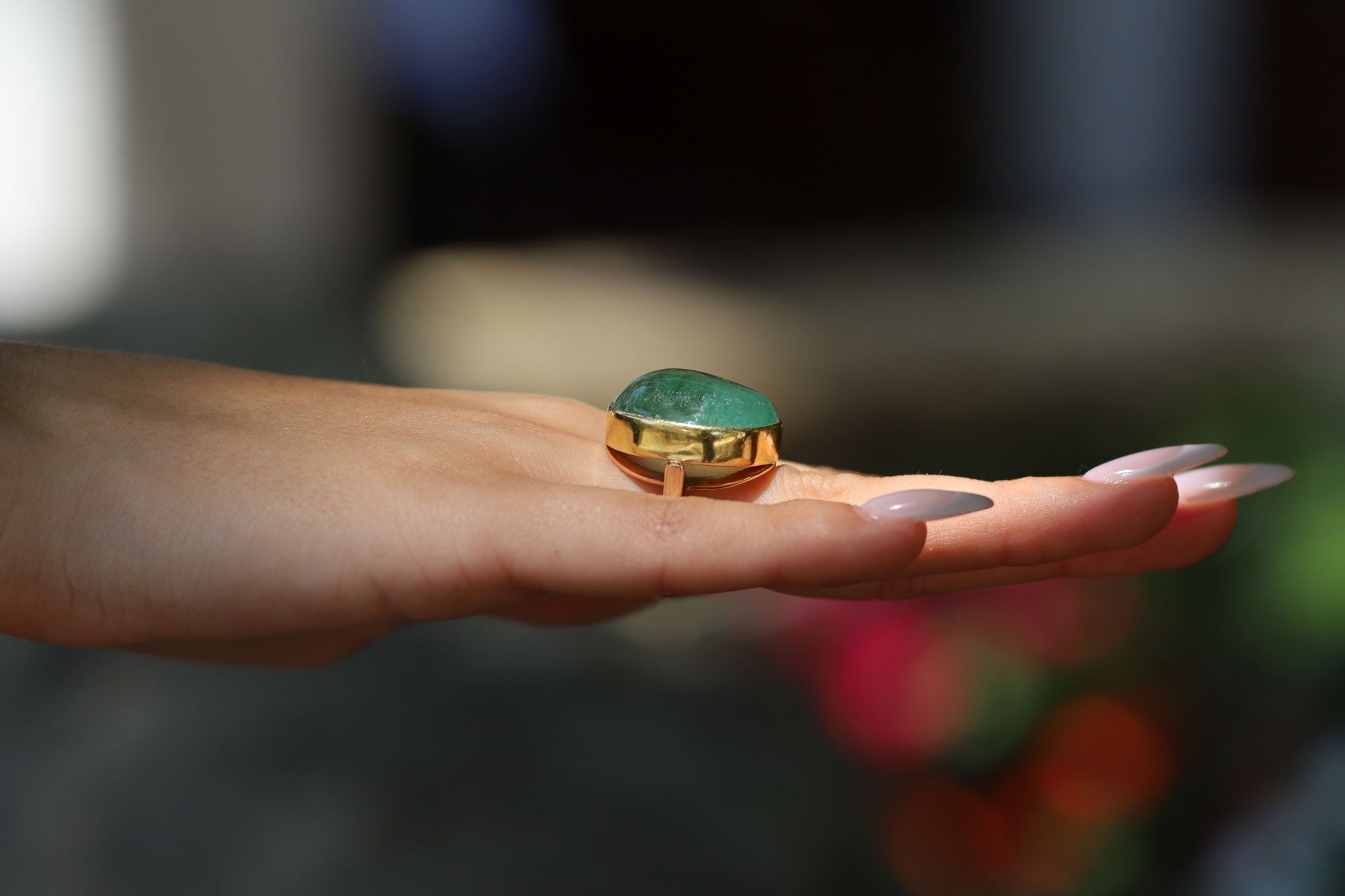 Hollywood Actor Robert Mitchum Estate 33 Carat Green Beryl Vintage Cocktail Ring