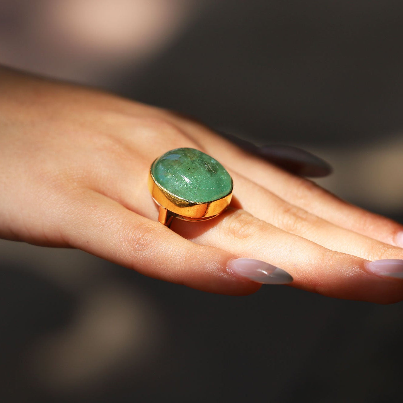 Hollywood Actor Robert Mitchum Estate 33 Carat Green Beryl Vintage Cocktail Ring