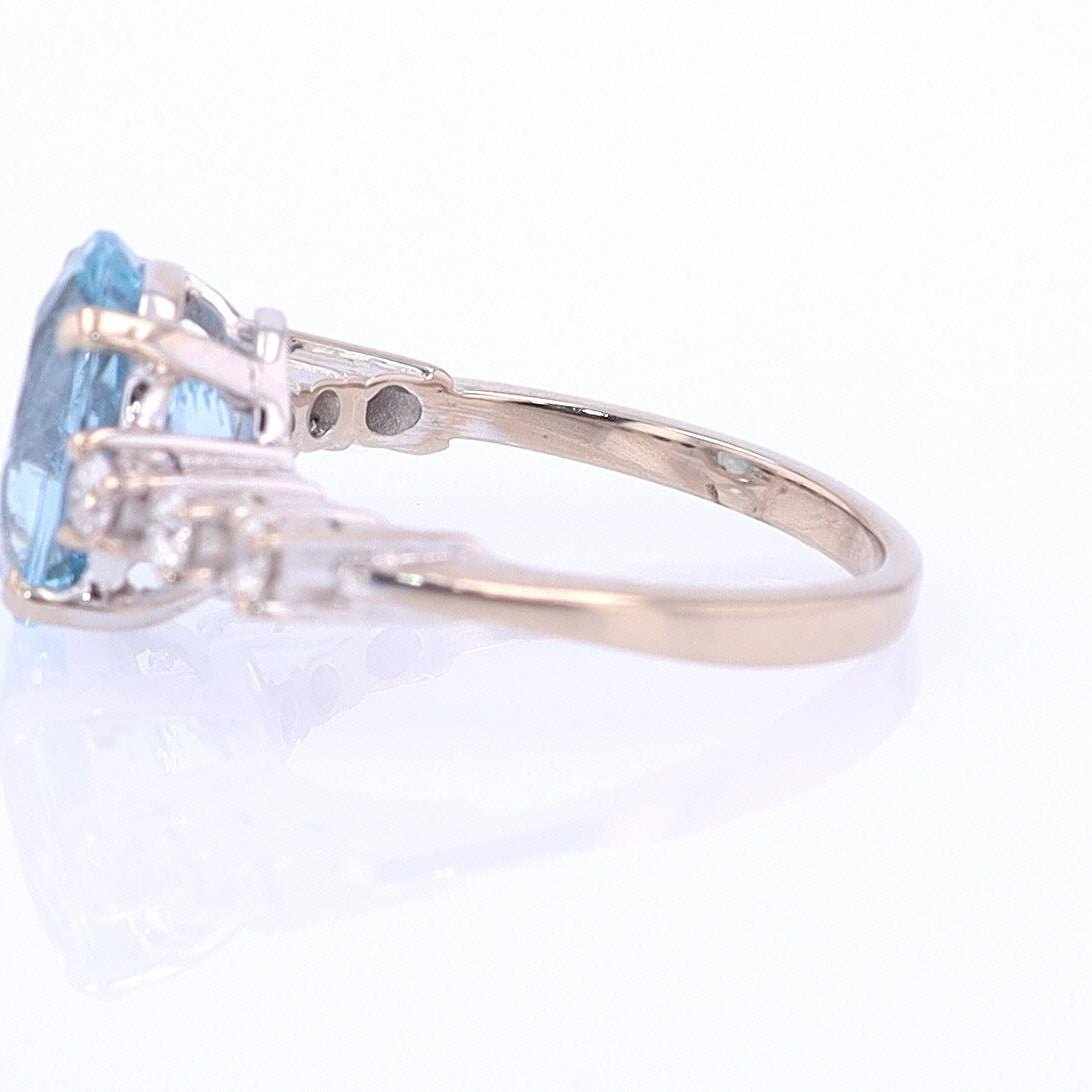 Mid Century 3.20 Carat Aquamarine Engagement Ring