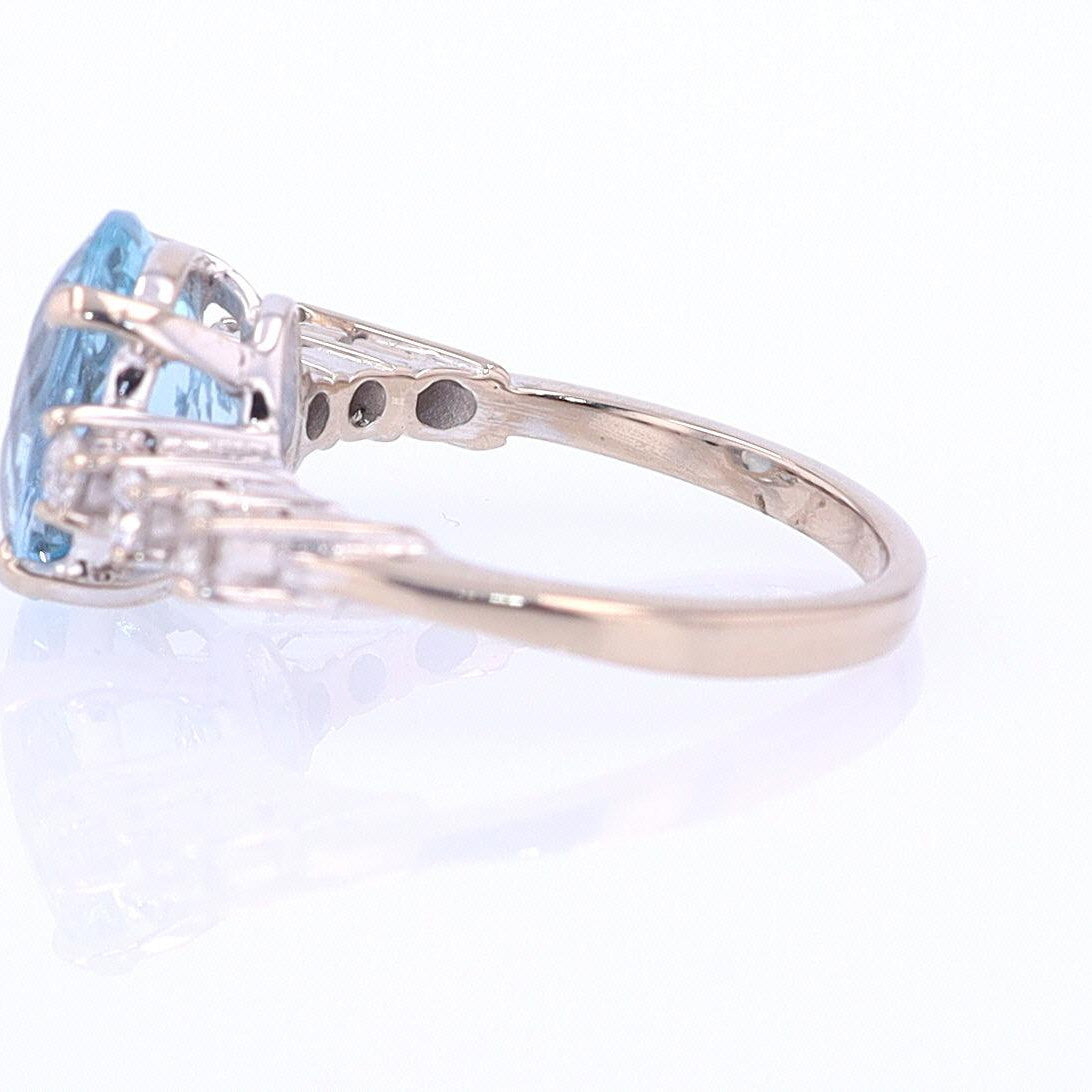 Mid Century 3.20 Carat Aquamarine Engagement Ring