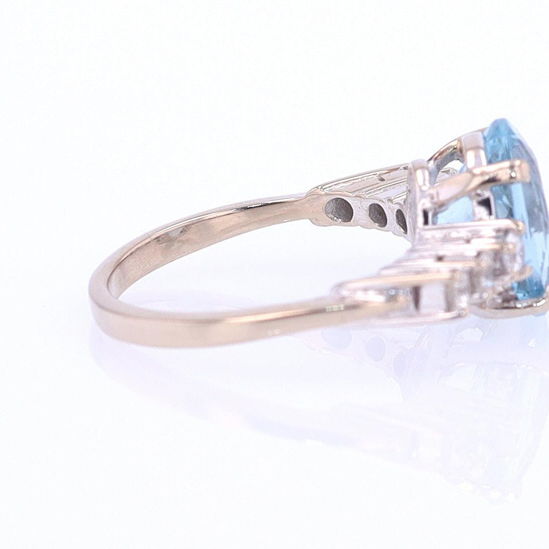 Mid Century 3.20 Carat Aquamarine Engagement Ring