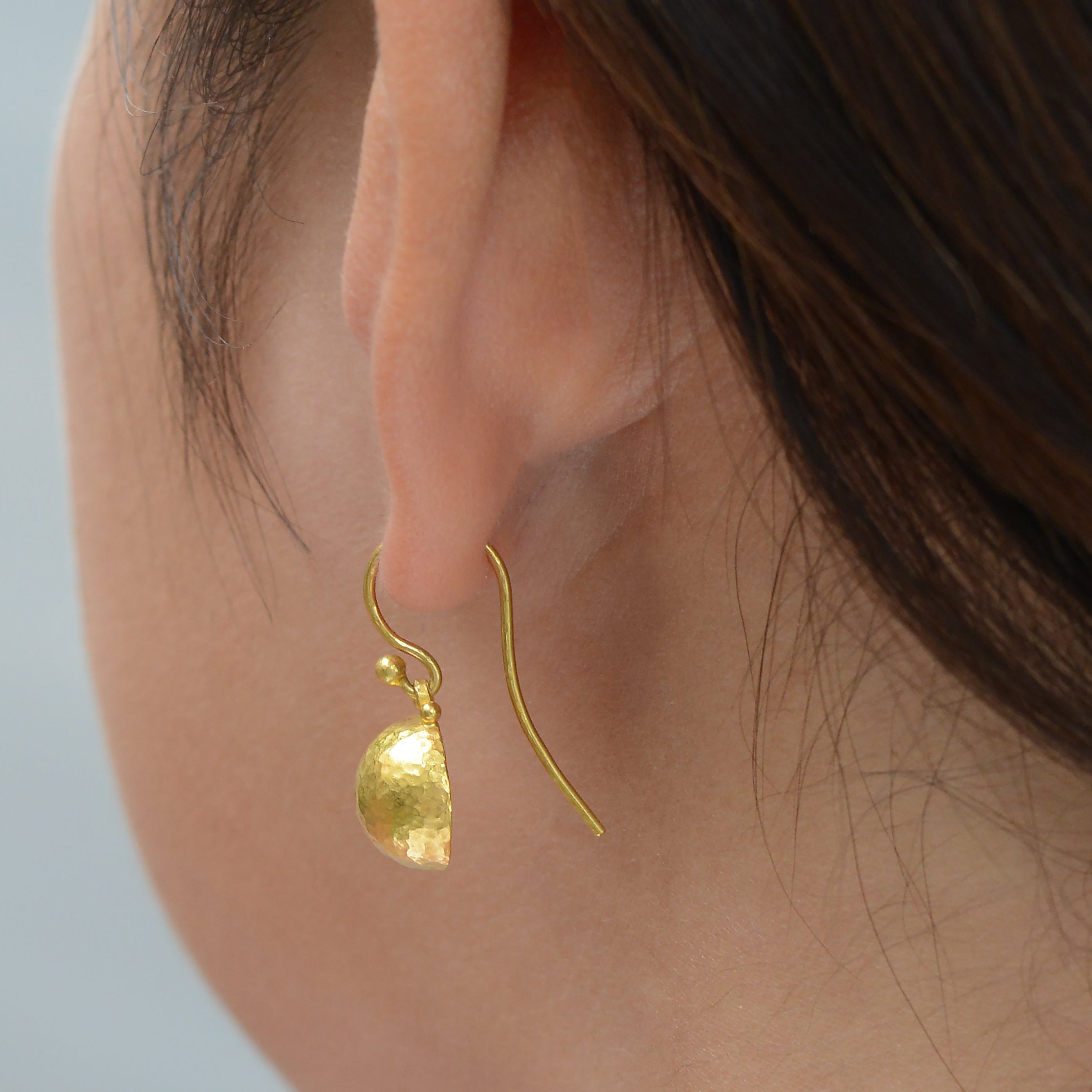 Signed Gurhan 24kt Gold Hammered Spell Drop Earrings