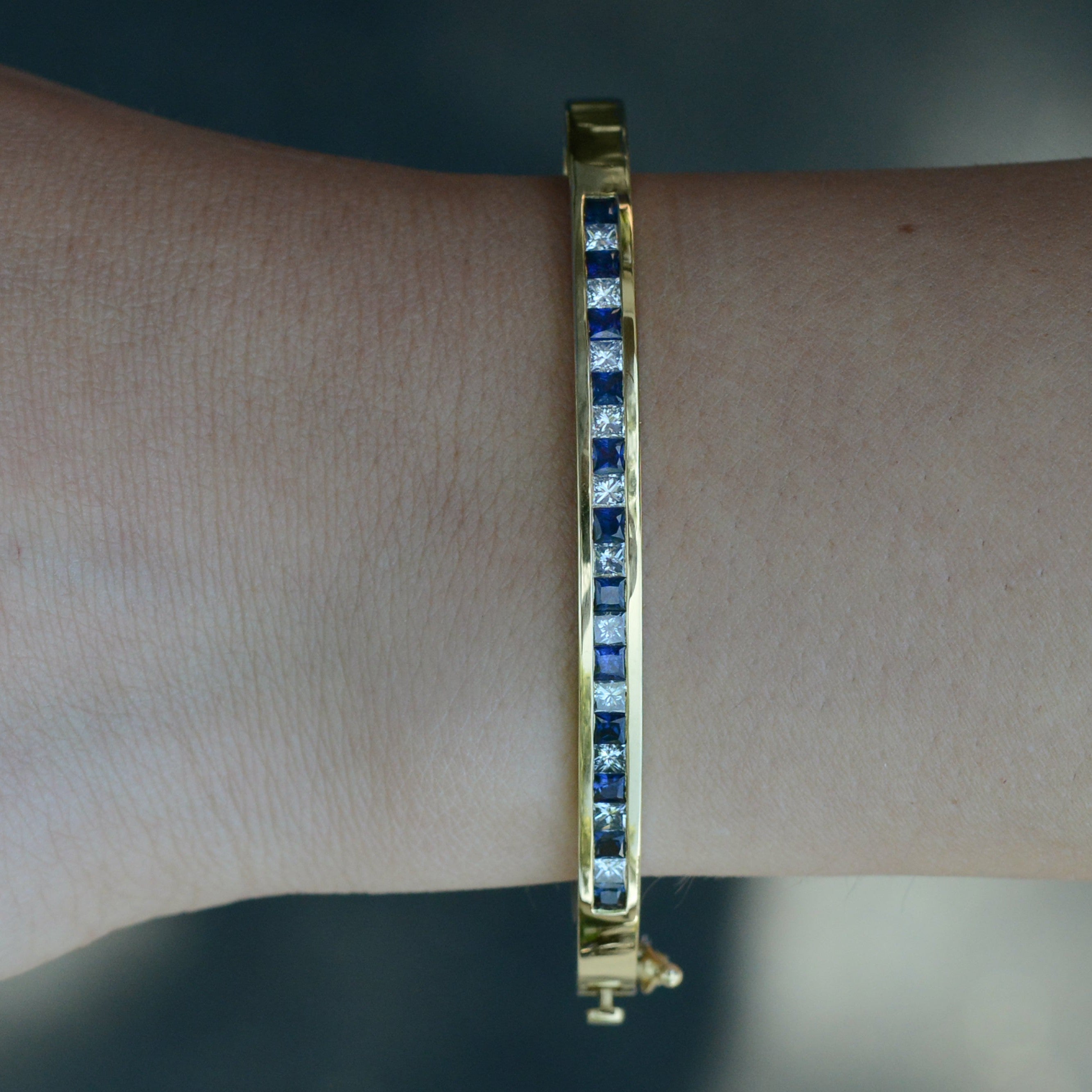 Vintage 2.00 Carat Sapphire and Diamond Yellow Gold Bangle Bracelet